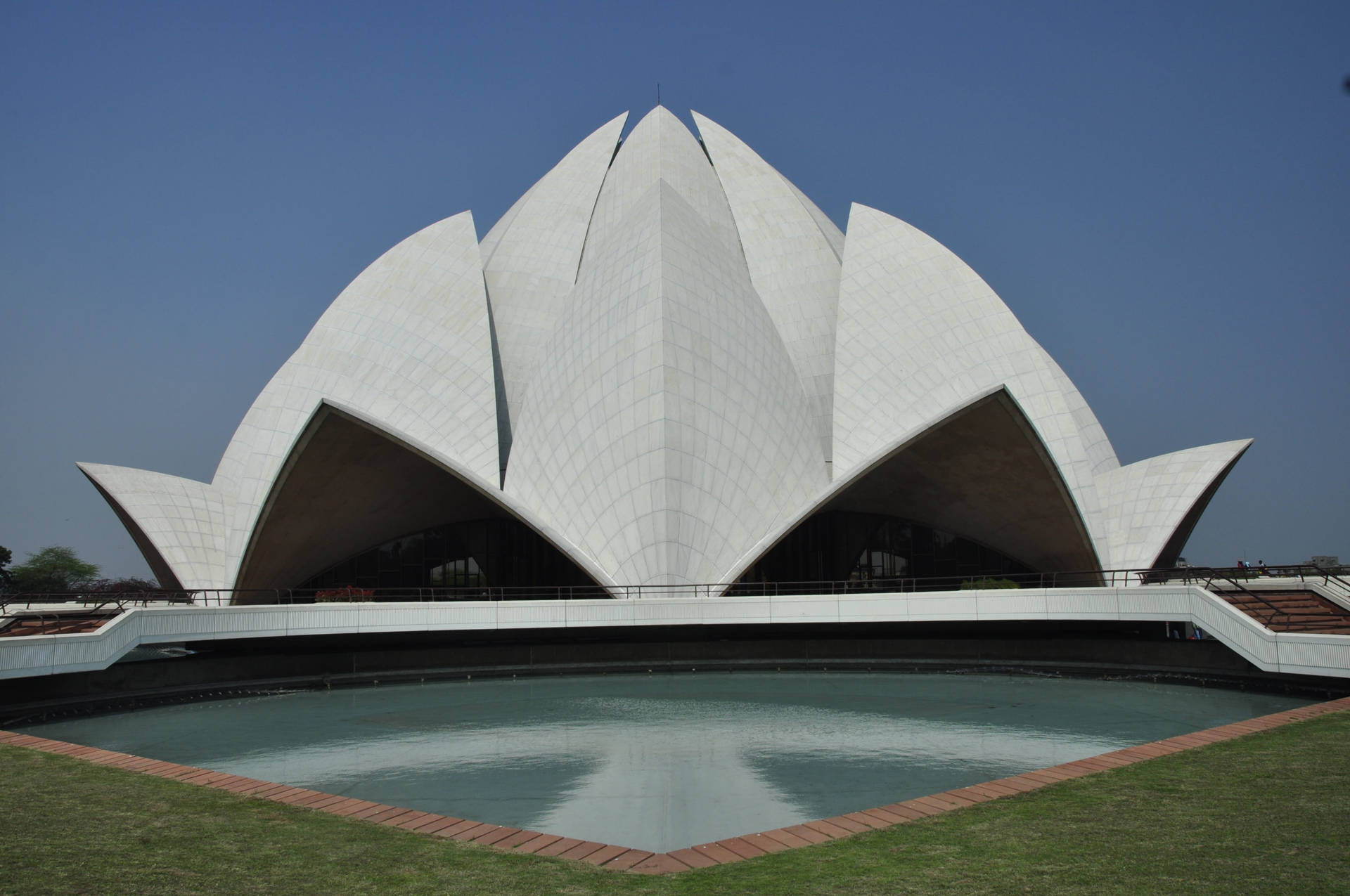 Captivating View Of The Bahai Lotus Temple In Delhi, India Background