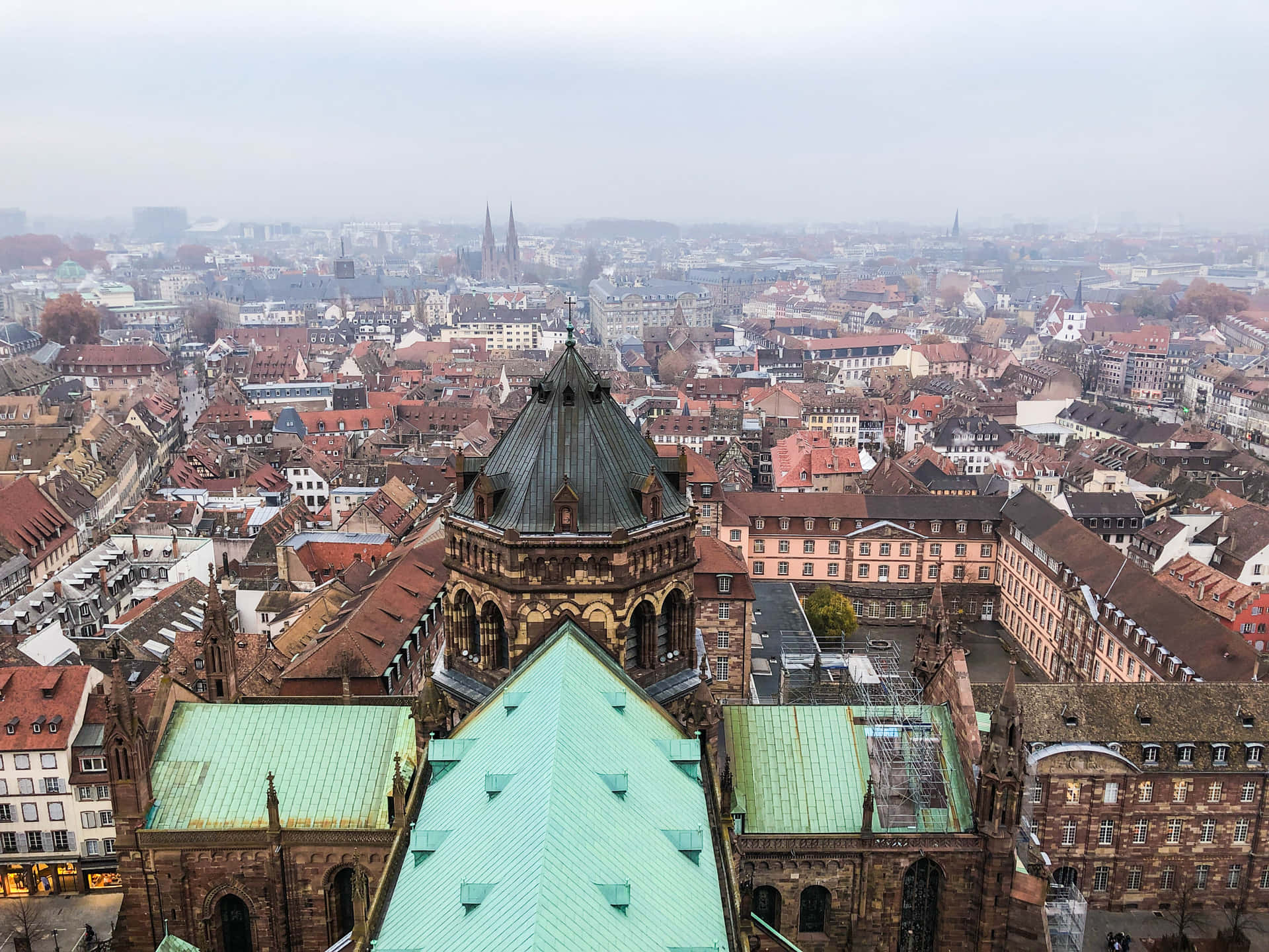 Captivating View Of The Strasbourg Cathedral, France Background