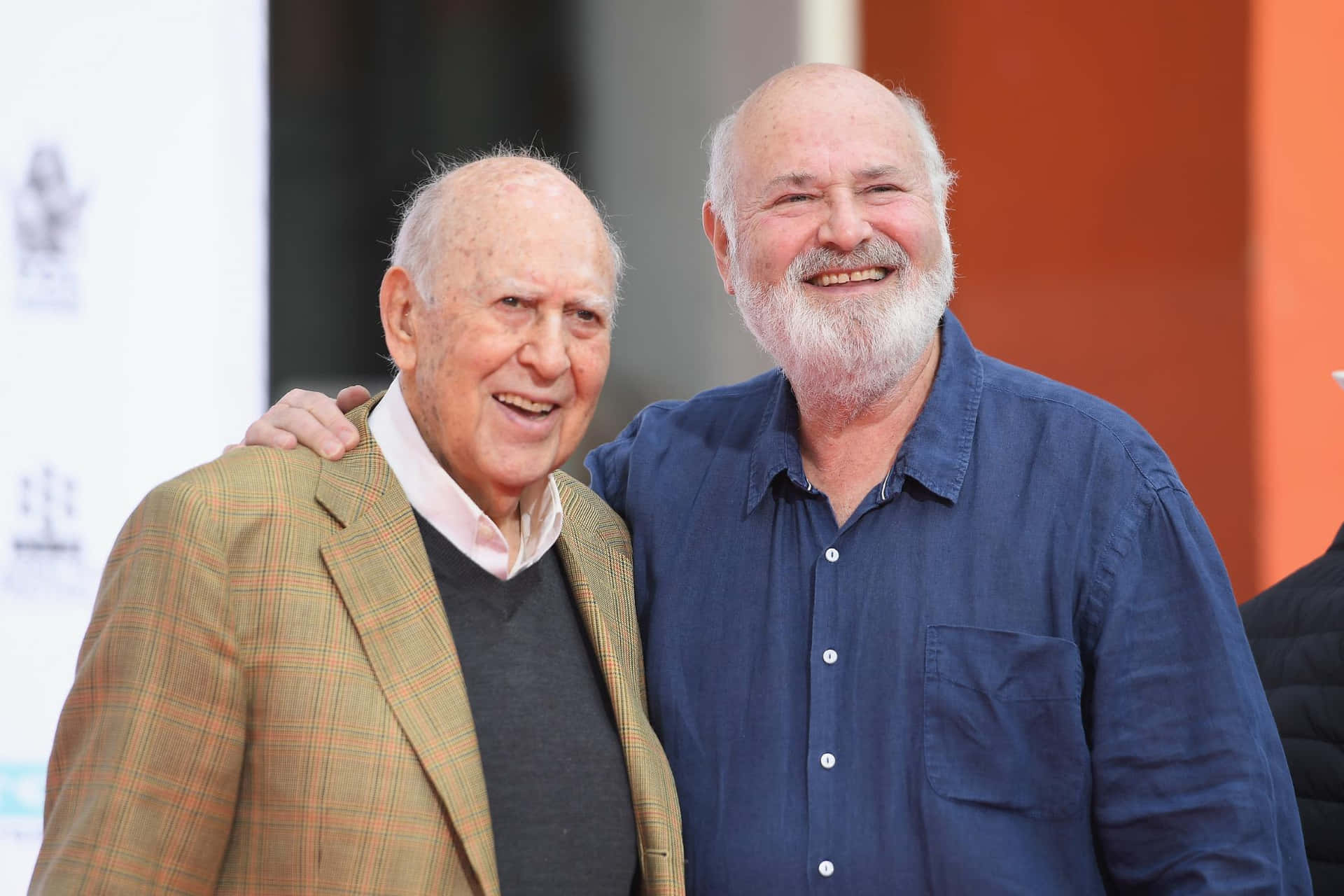 Carl Reiner Posing For A Celebrity Portrait Background