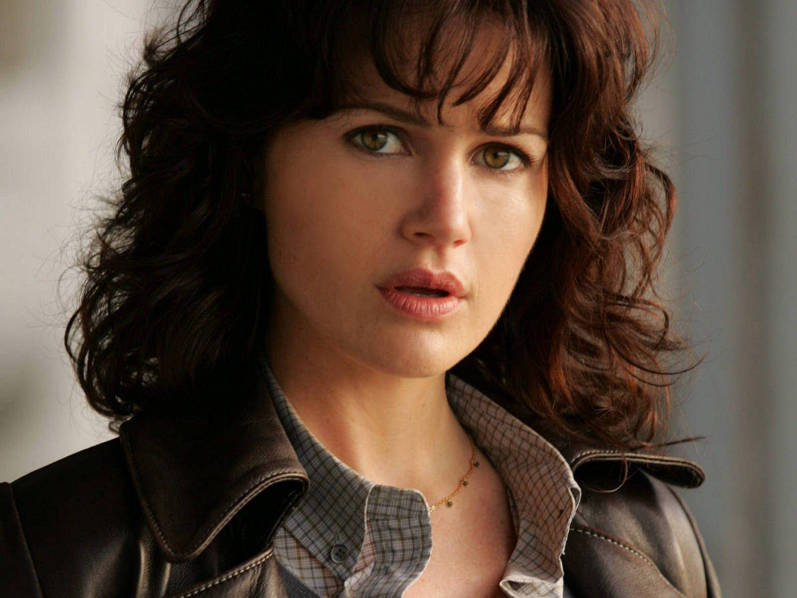 Carla Gugino Breathtaking Close Up Background