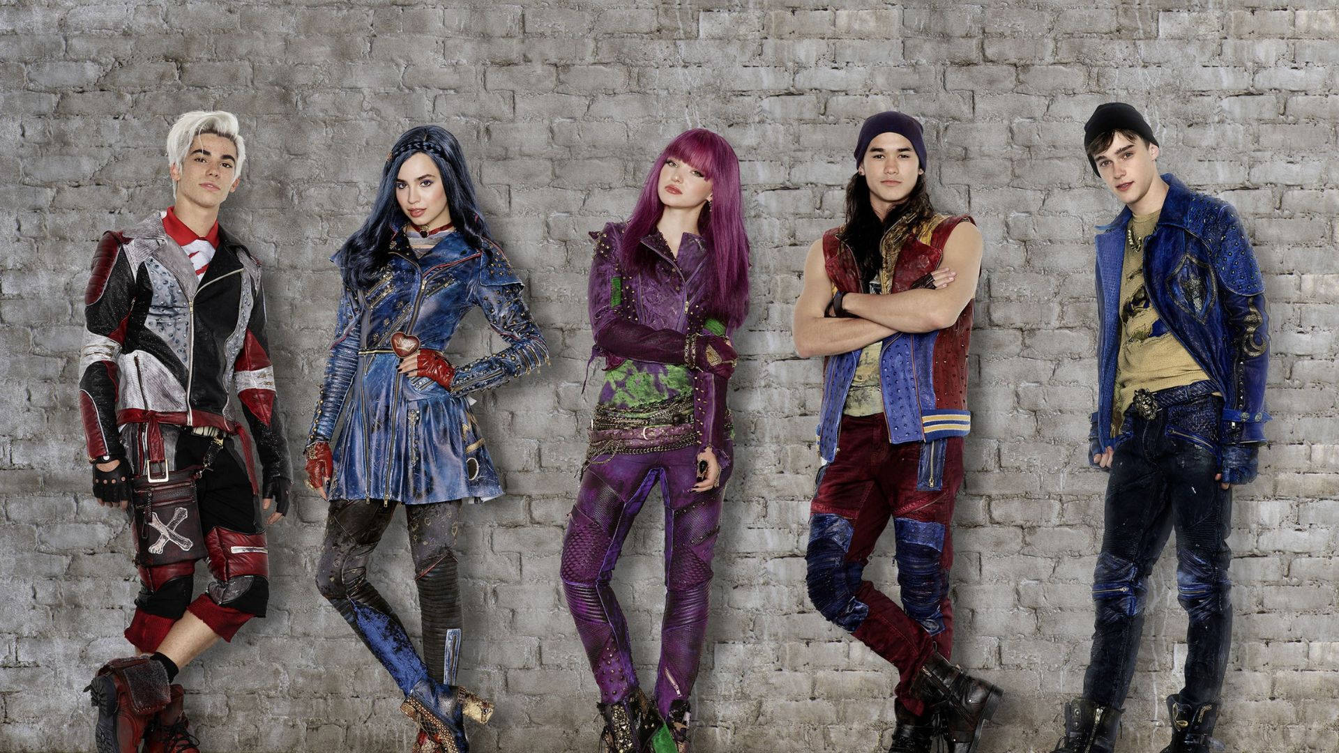 Carlos, Evie, Mal, Jay, And Ben Descendants 2 Background