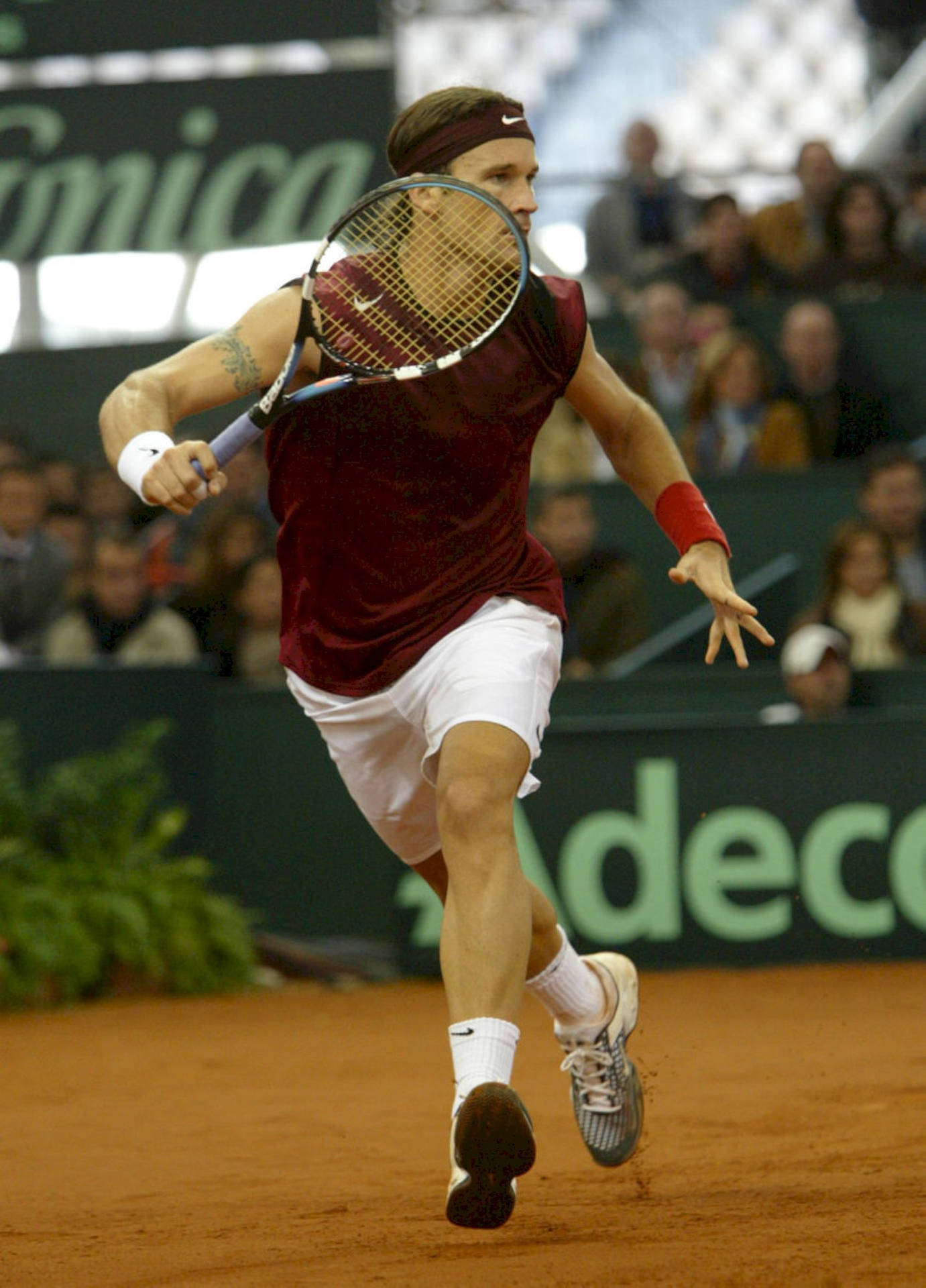 Carlos Moya Playing In Clay Court