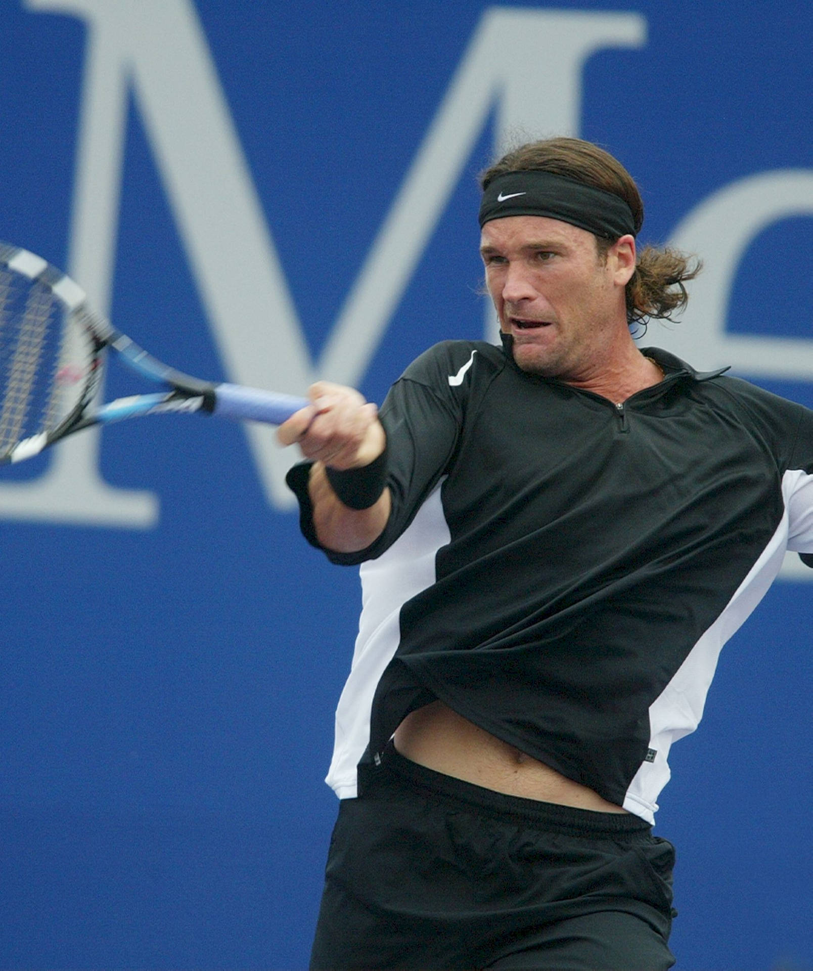 Carlos Moya Playing Tennis Background