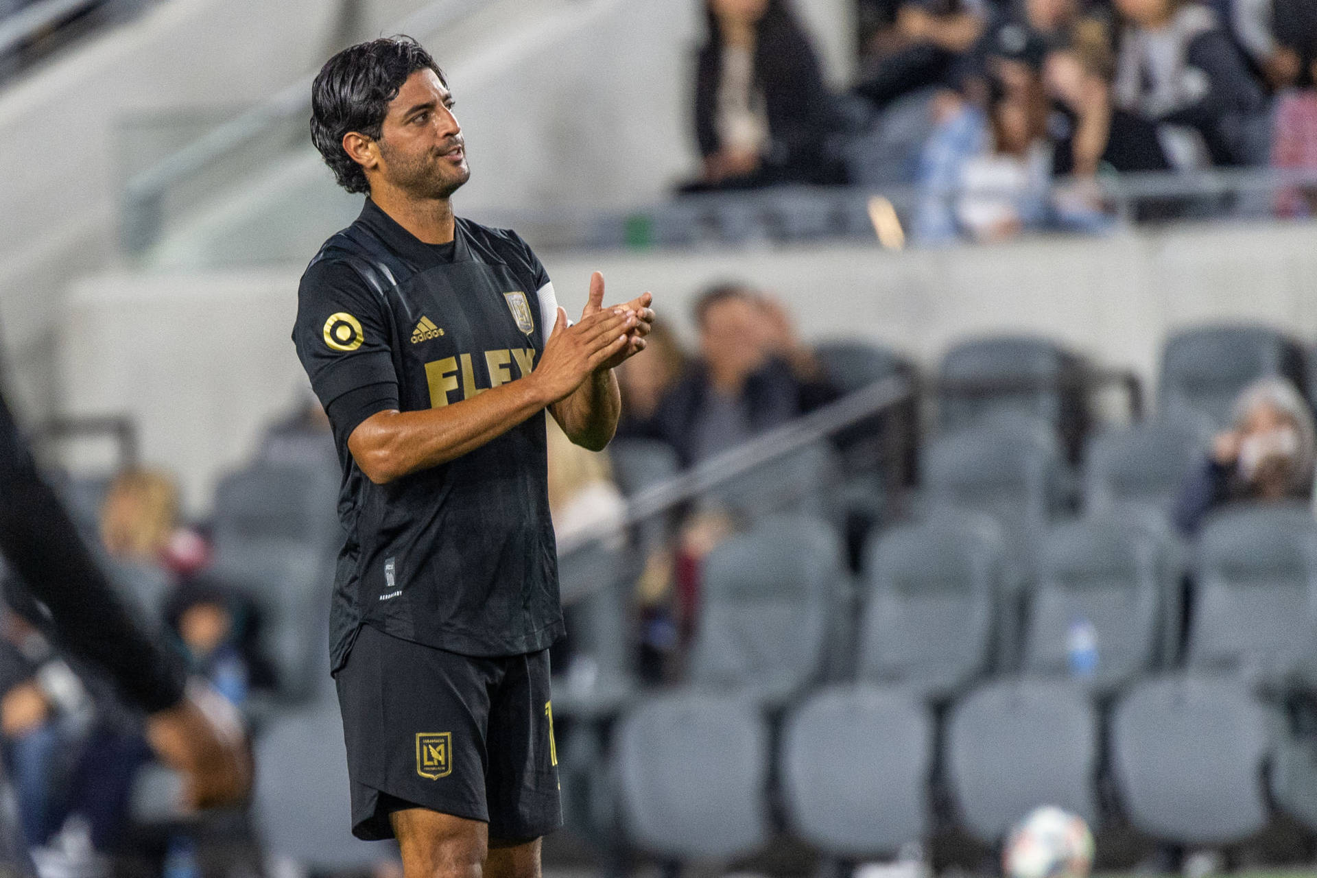 Carlos Vela Los Angeles Fc Clapping Background