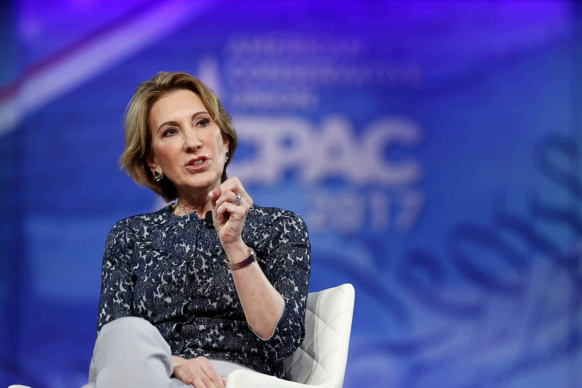 Carly Fiorina Speaking In 2017 Cpac Background