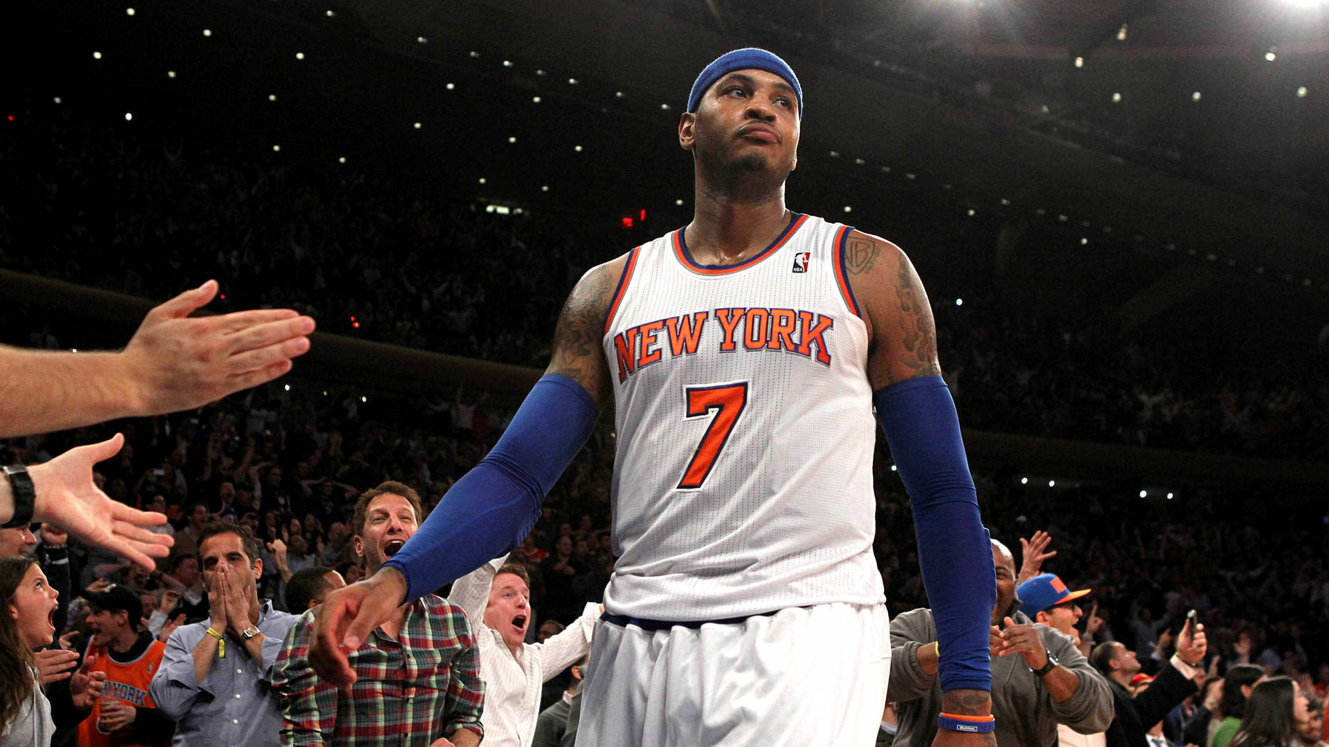 Carmelo Anthony Knicks Fans Cheer Background