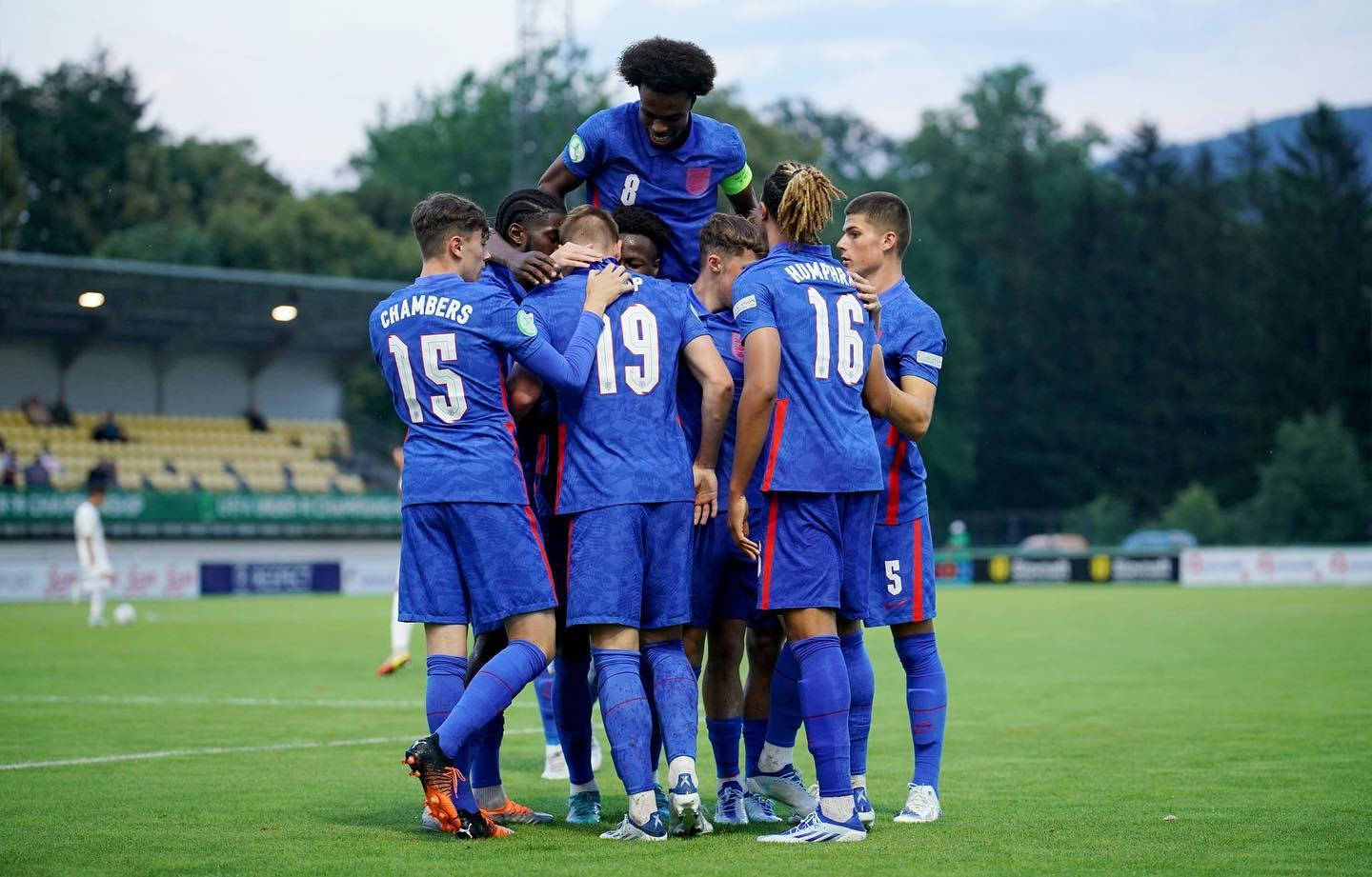 Carney Chukwuemeka Carried By Team Background