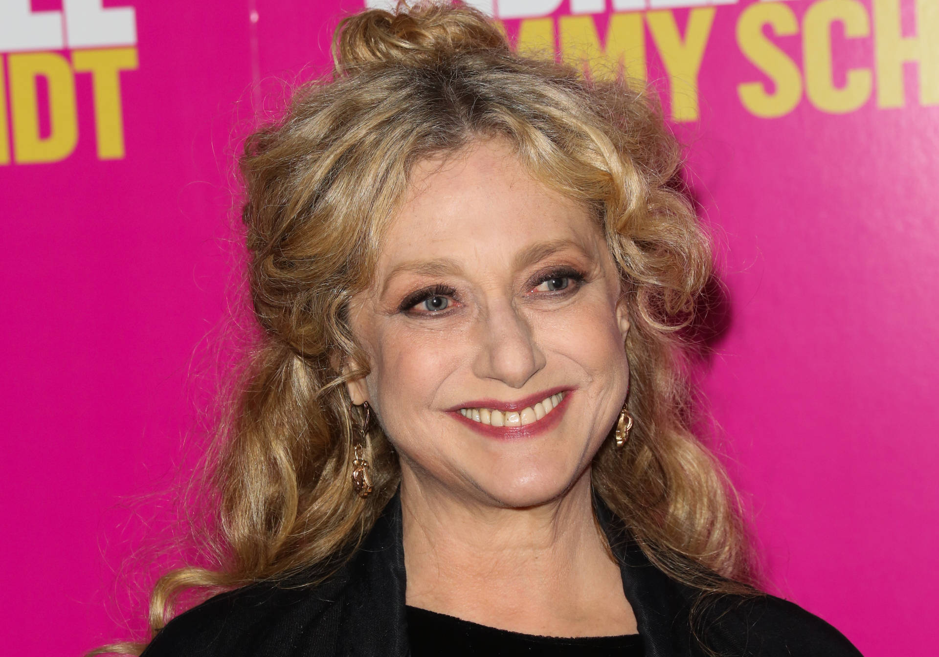 Carol Kane Smile Background