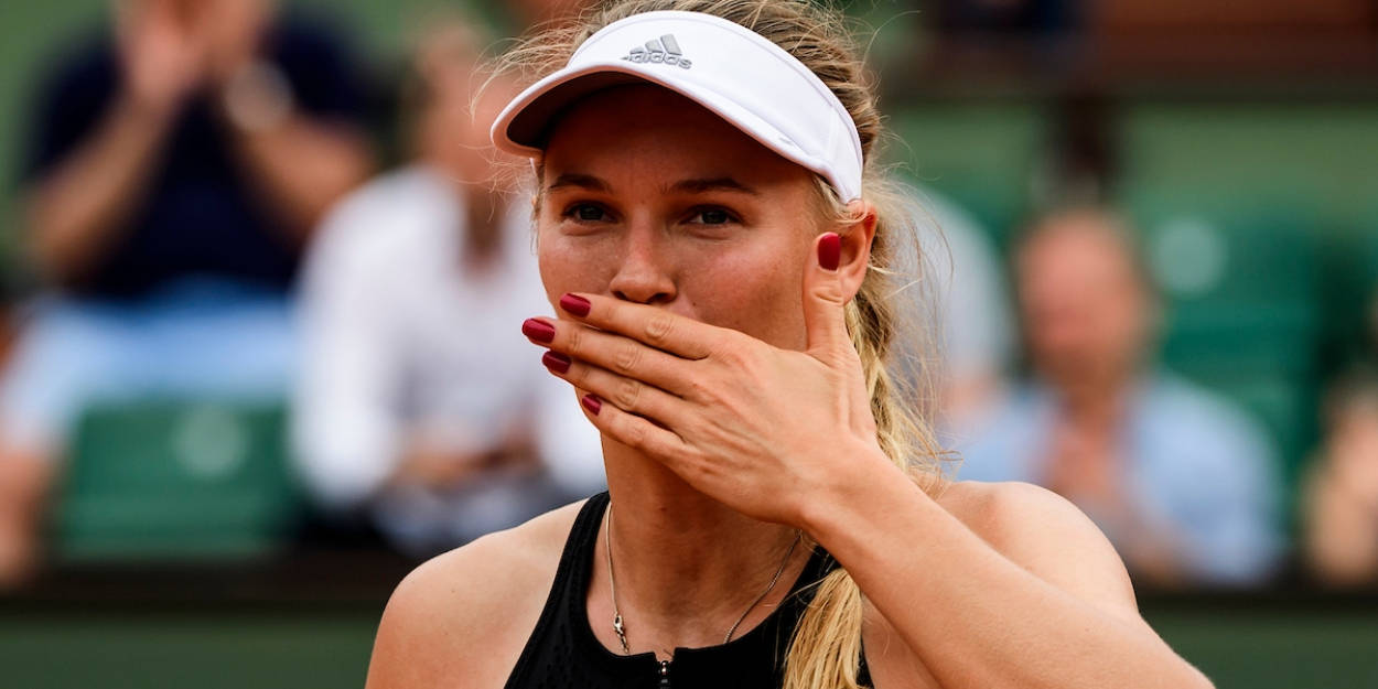 Caroline Wozniacki, Danish Tennis Pro, Blowing A Kiss Background