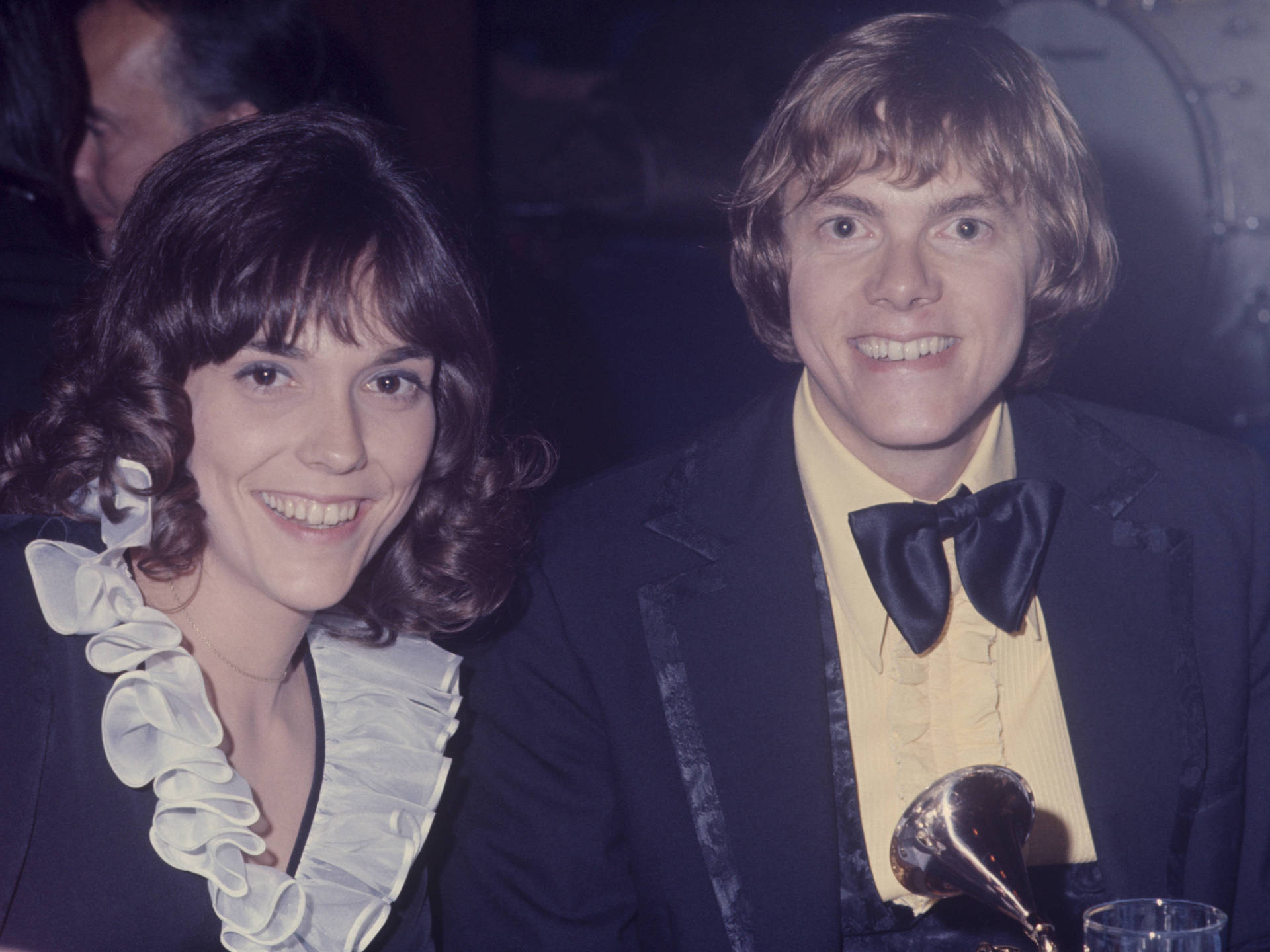 Carpenters Holding Grammy Trophy 1970 Background