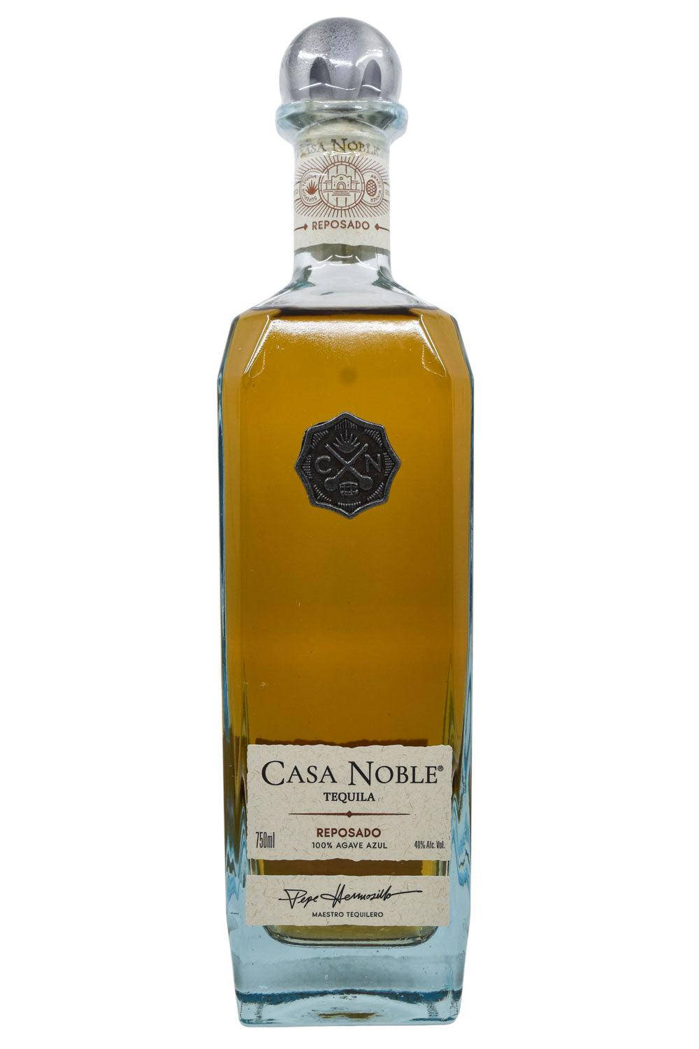 Casa Noble Reposado 750ml Background