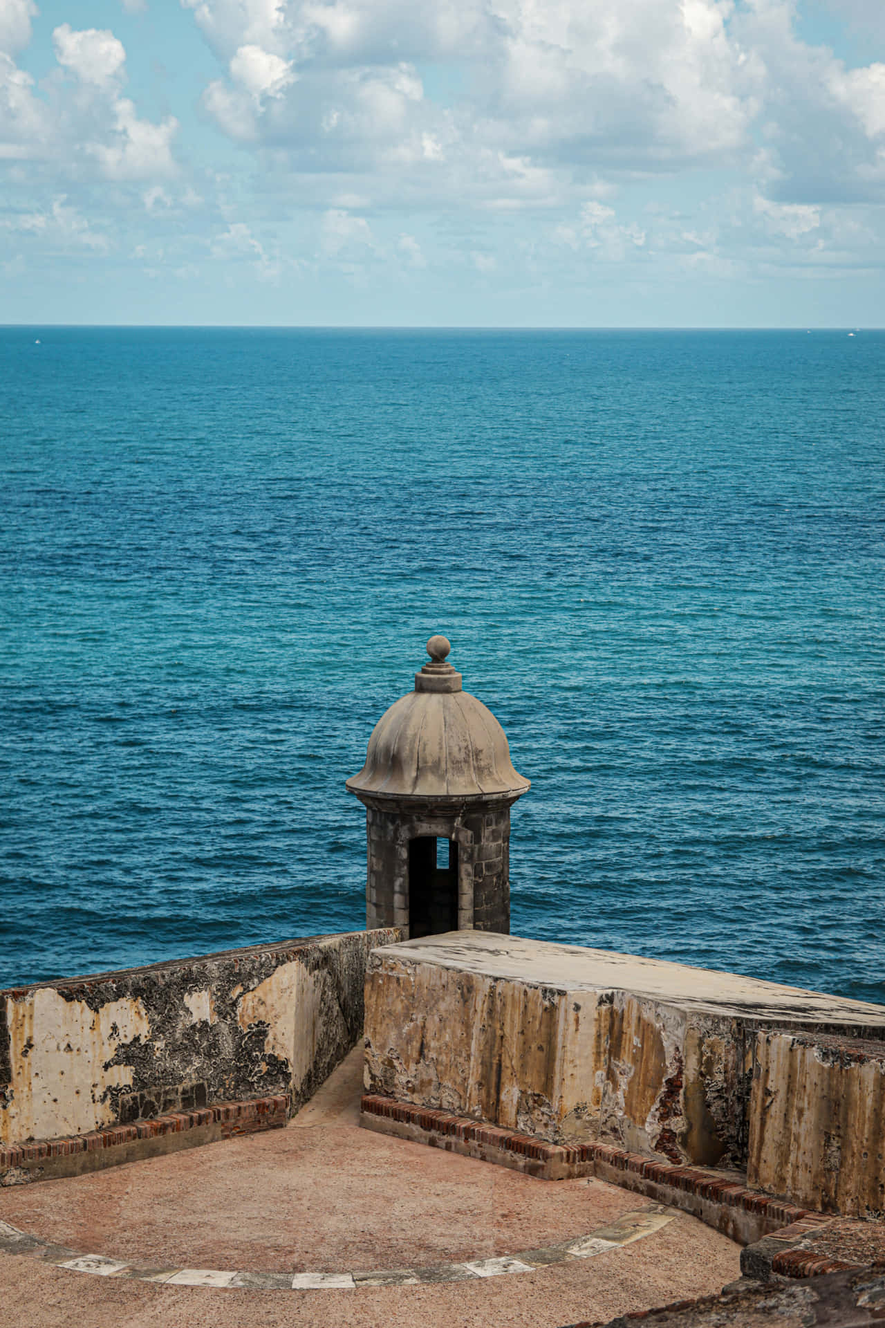 Castillo San Felipe Del Morro Sentry Box Overlooking Ocean