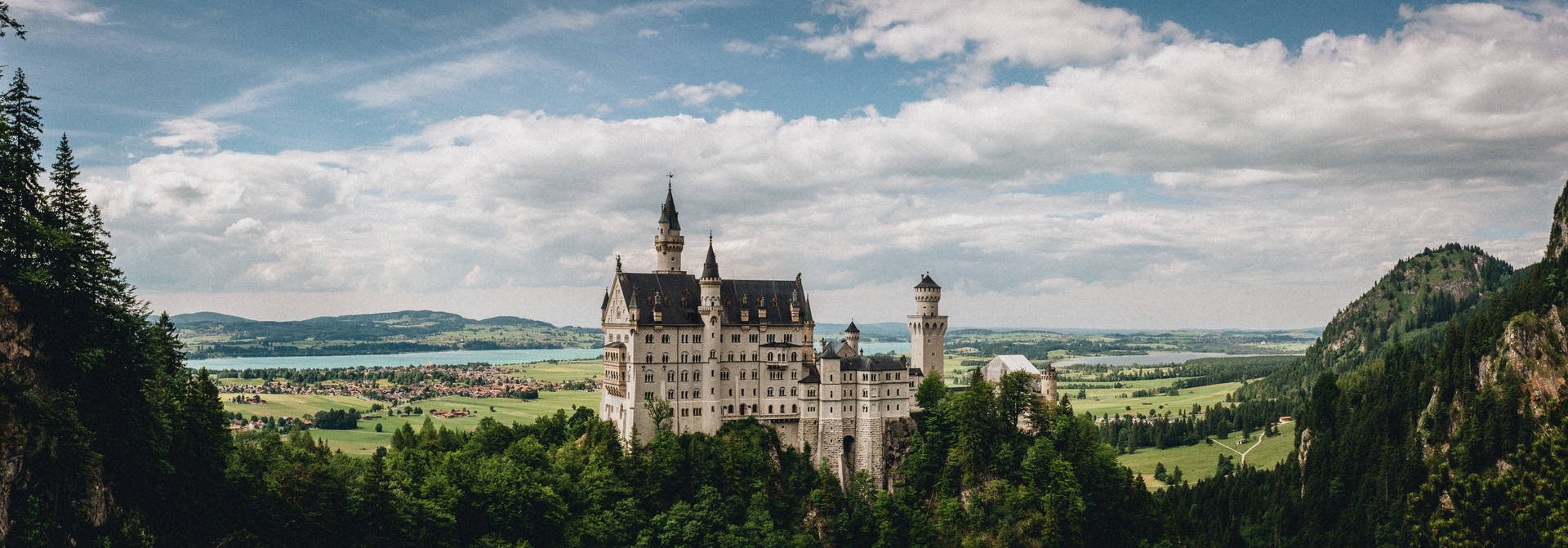 Castle Neuschwanstein Germany Widescreen Background