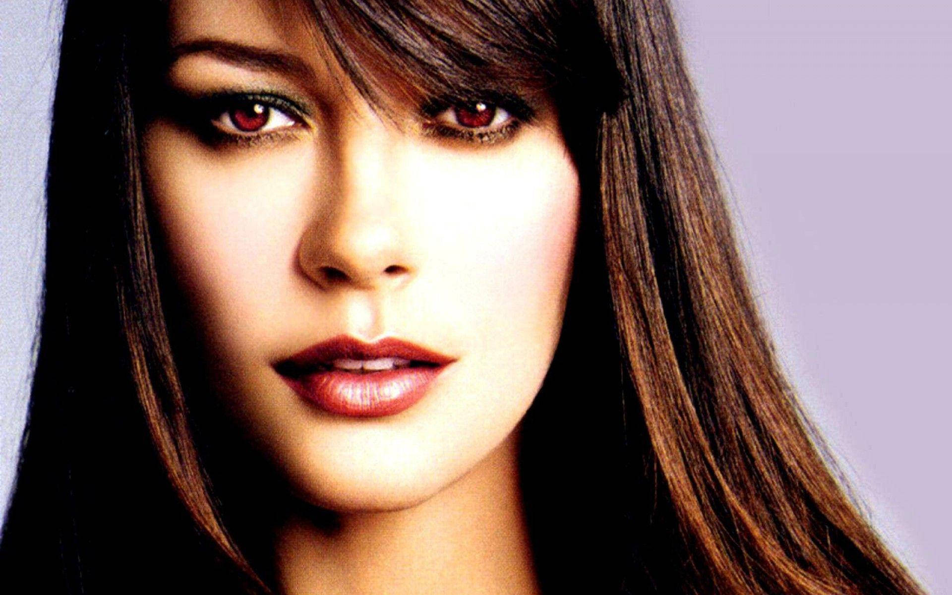 Catherine Zeta-jones Dark Brown Hair Background