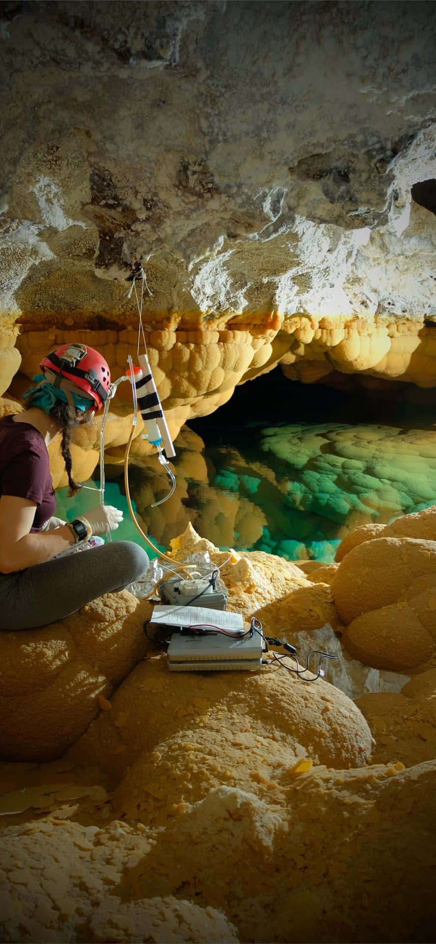Cave Explorer Carlsbad Caverns National Park Background