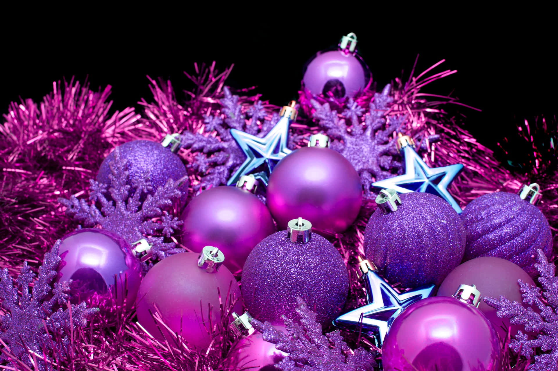 Celebrate Christmas With A Purple Theme Background