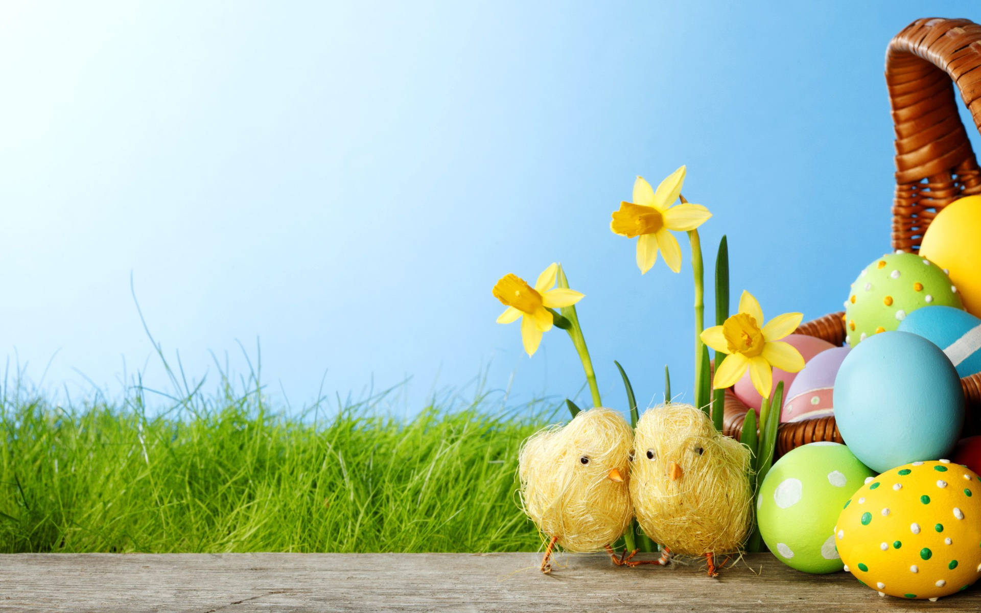 Celebrate Easter With Joyous Decorations Of Easter Eggs, Chicks, And Flowers Background