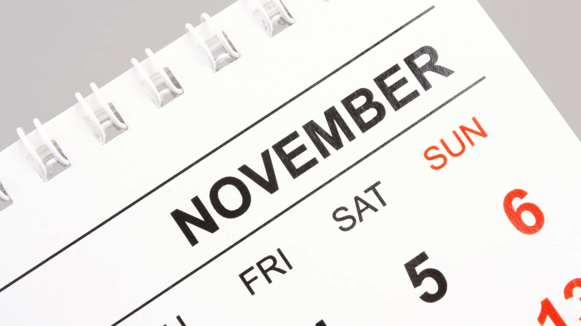 Celebrate The Beauty Of November With This Stunning Desktop Background Background