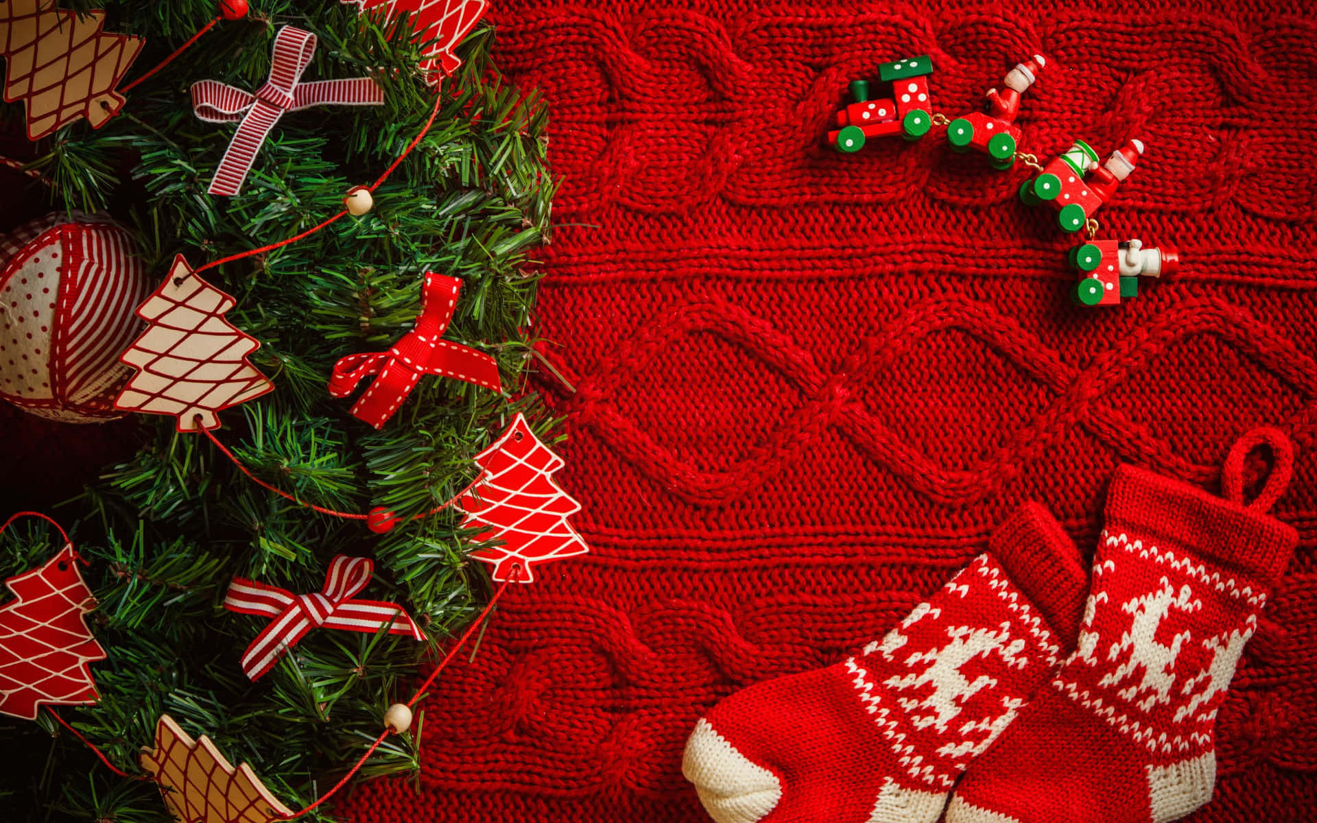 Celebrate The Christmas Season With Traditional Red And Green Colors. Background
