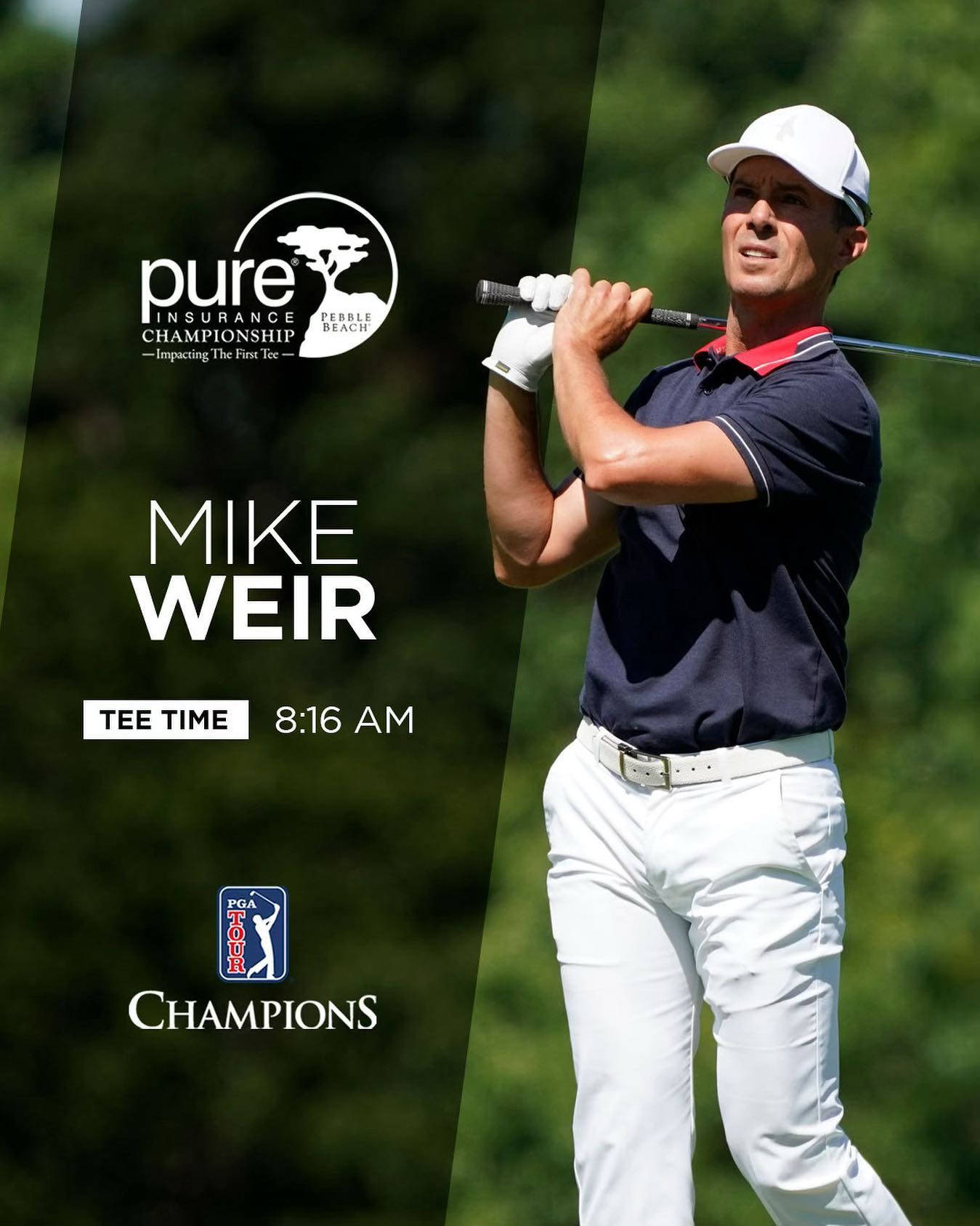 Celebrated Golfer Mike Weir In Action. Background