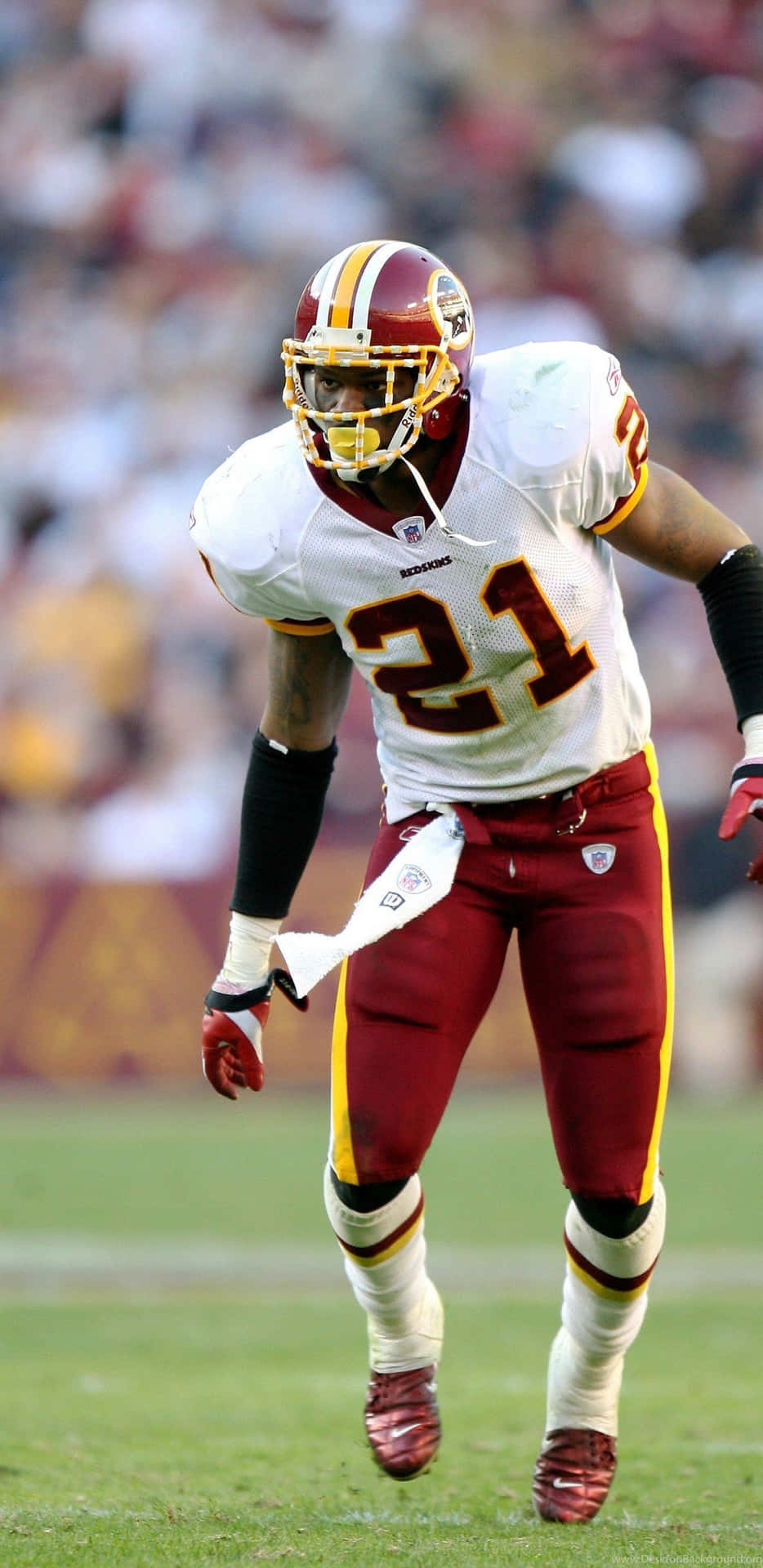 Celebrating A Touchdown - Nfl Star Sean Taylor Background