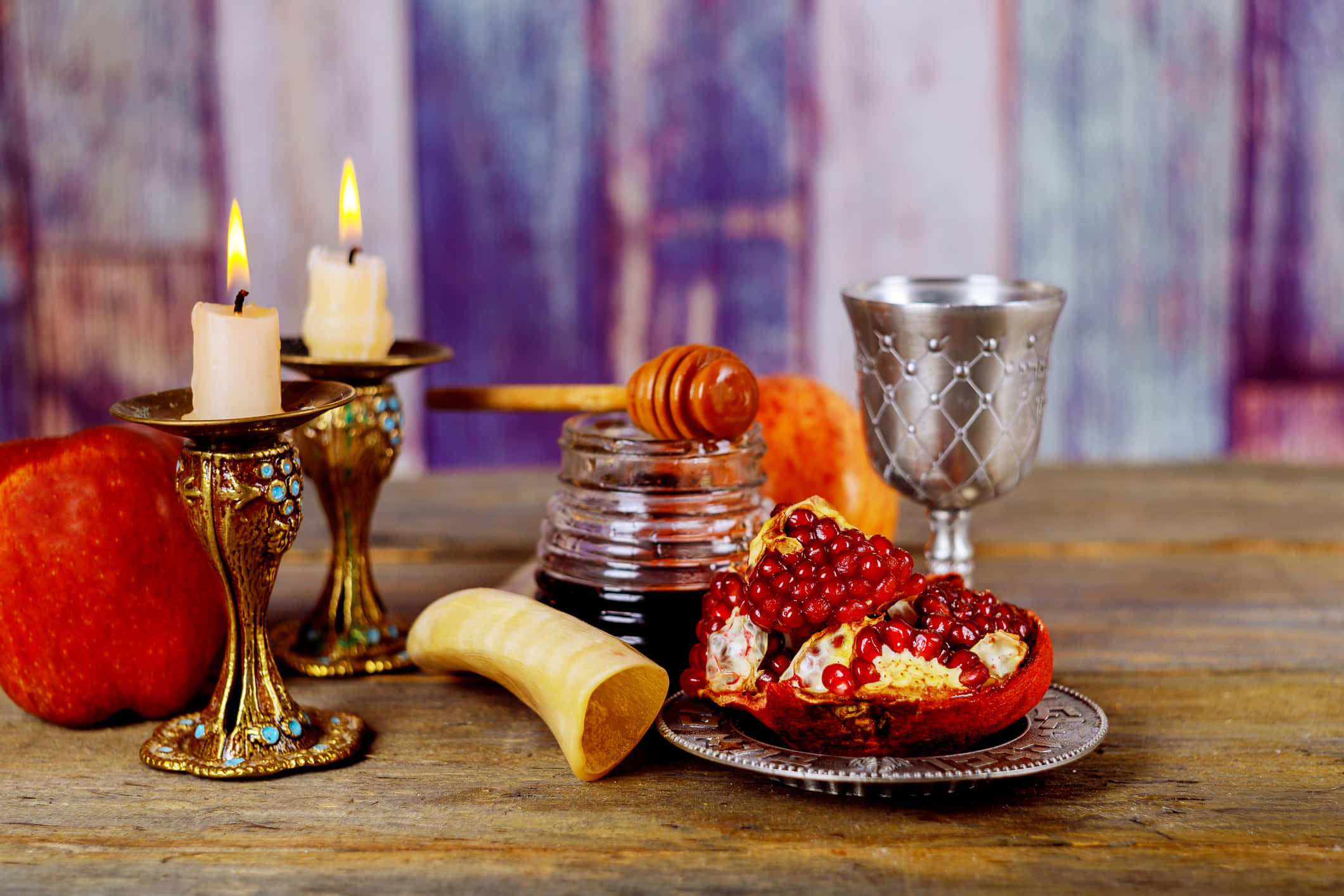 Celebrating Rosh Hashanah With Traditional Symbols Background