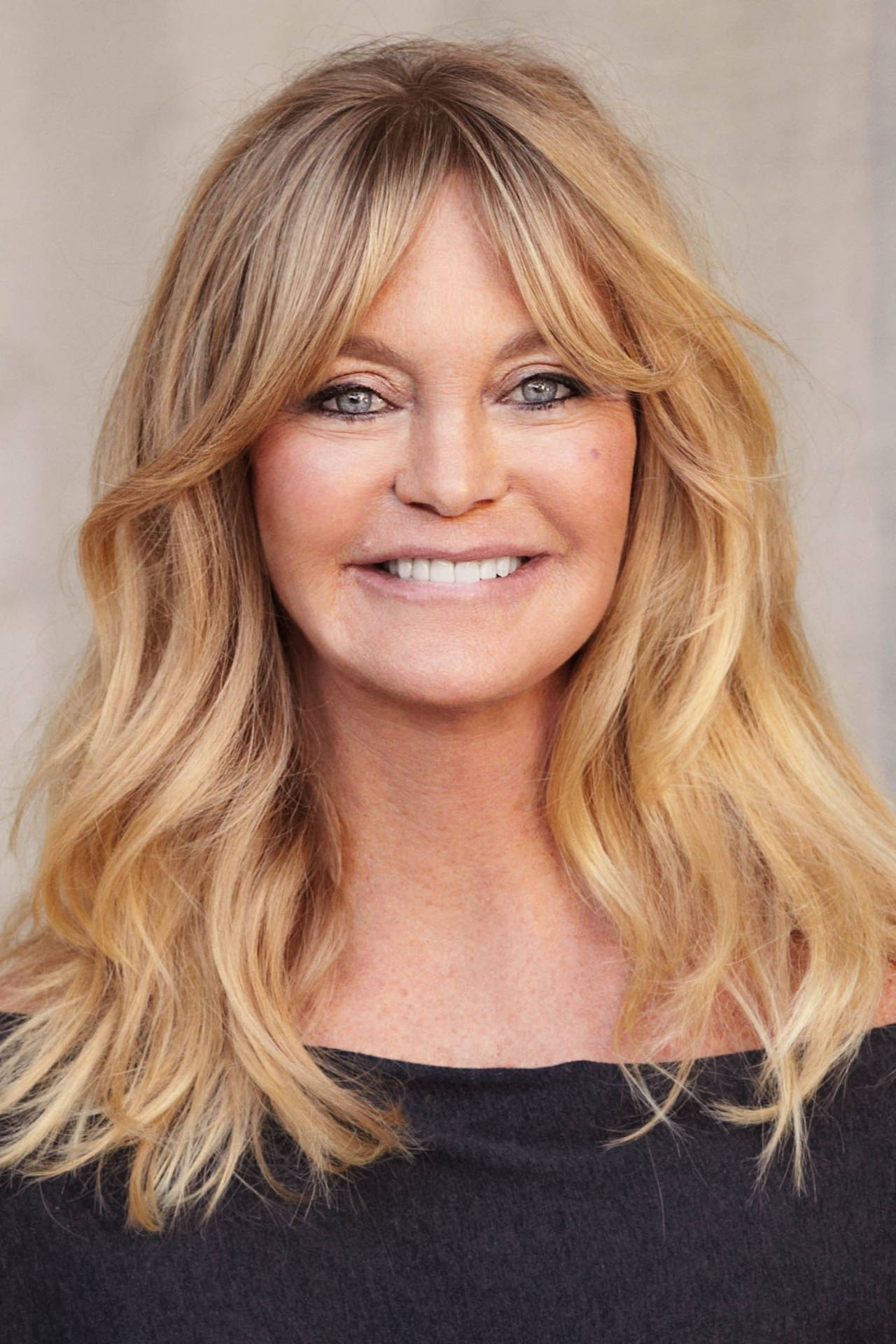 Celebrity And Actress Goldie Hawn Background