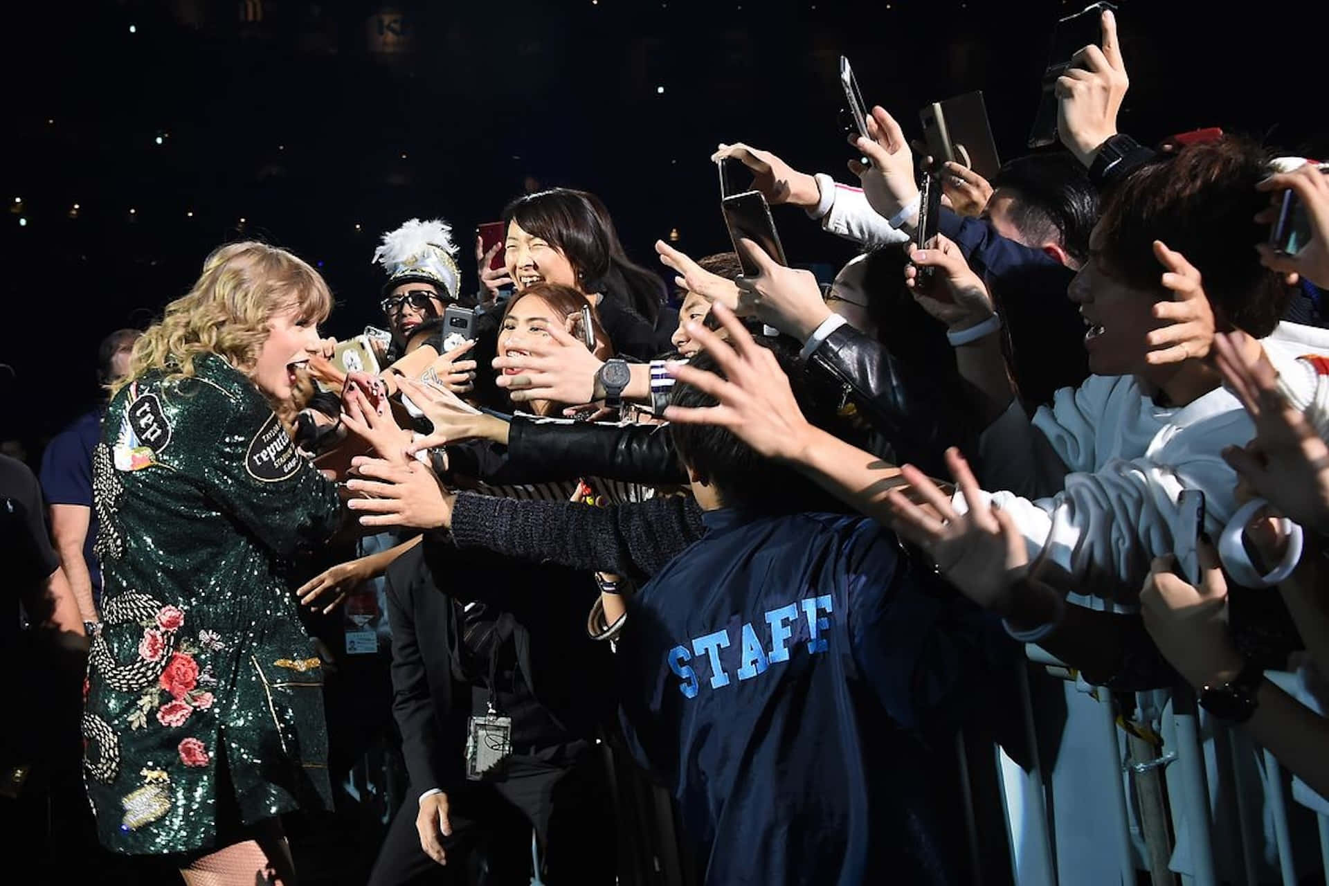 Celebrity Greeting Fans Concert Moment Background