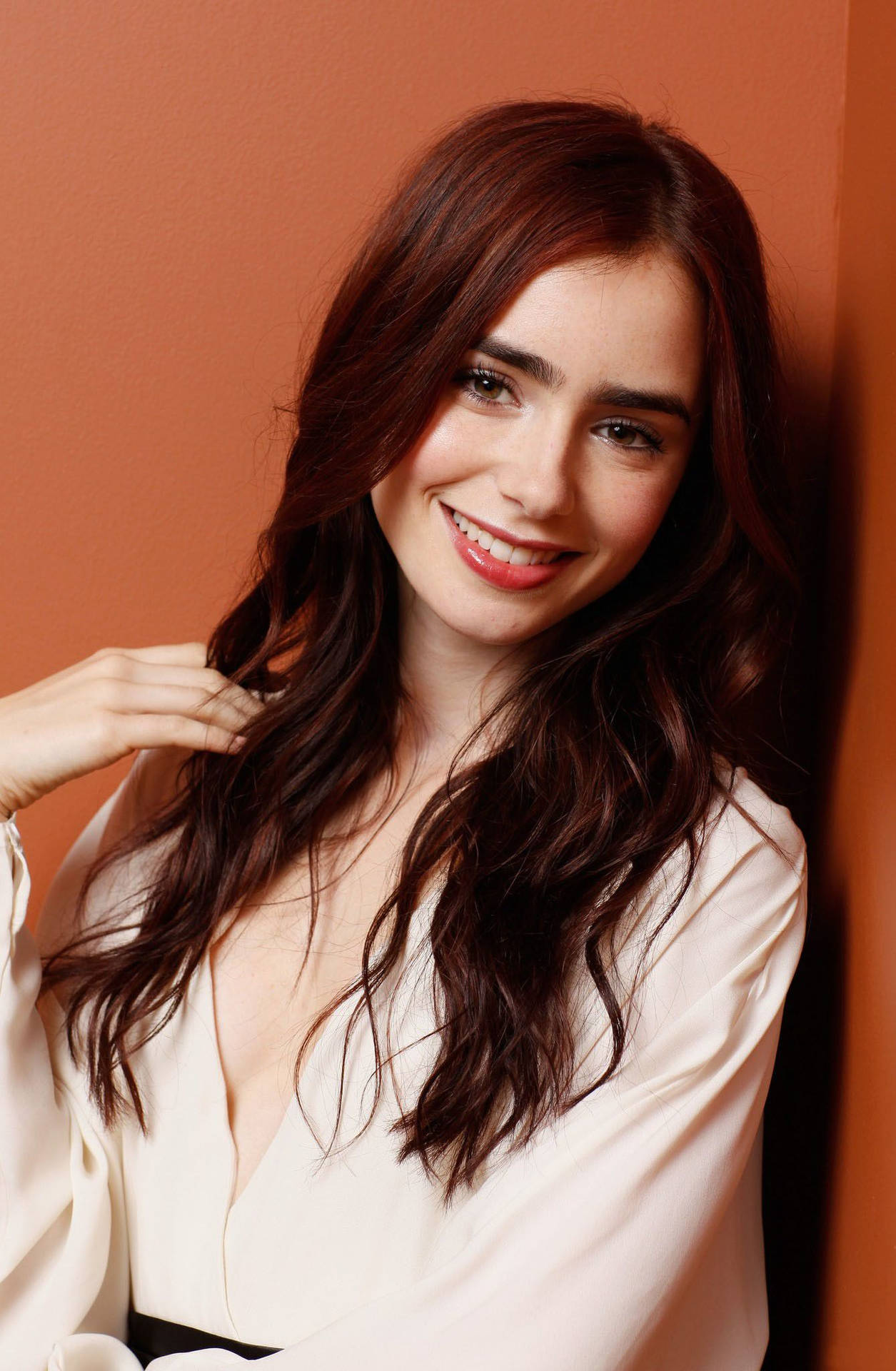 Celebrity Lily Collins Background