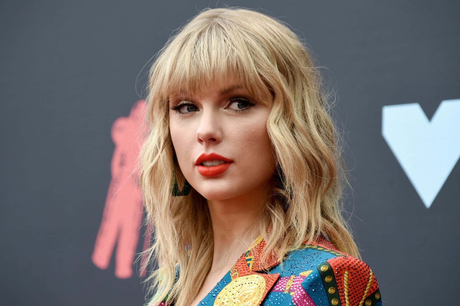 Celebrity Red Carpet Look Background