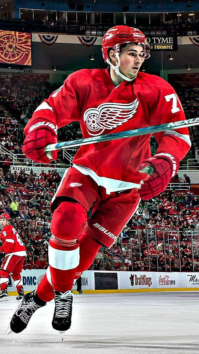 Center And Captain Dylan Larkin Background