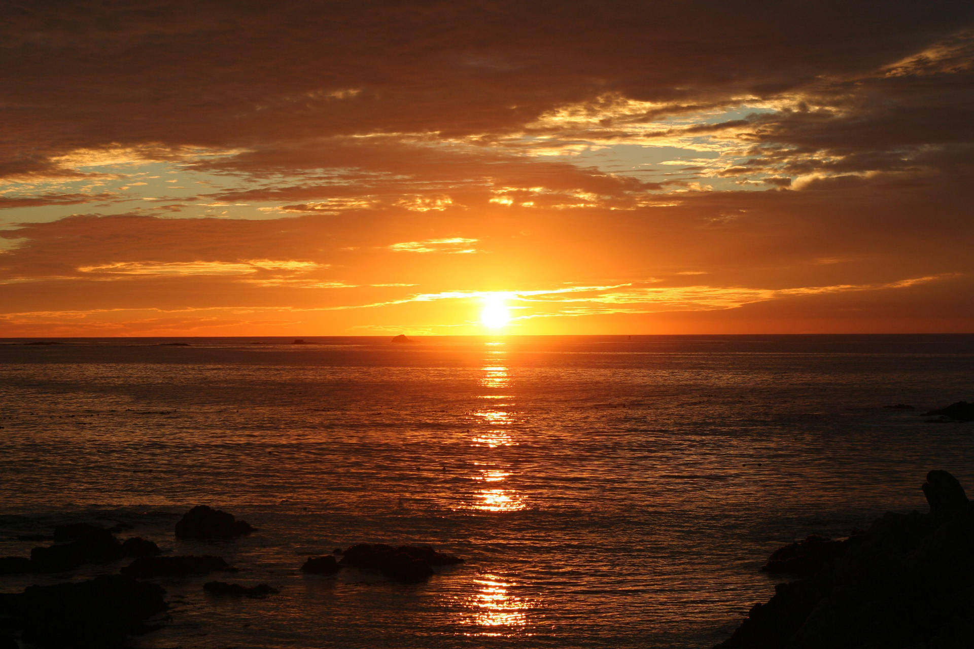 Centered Sunset Ocean Background