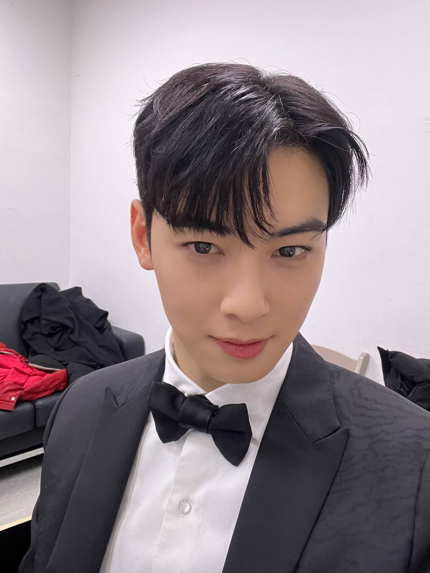 Cha Eun Woo Selca Black Suit