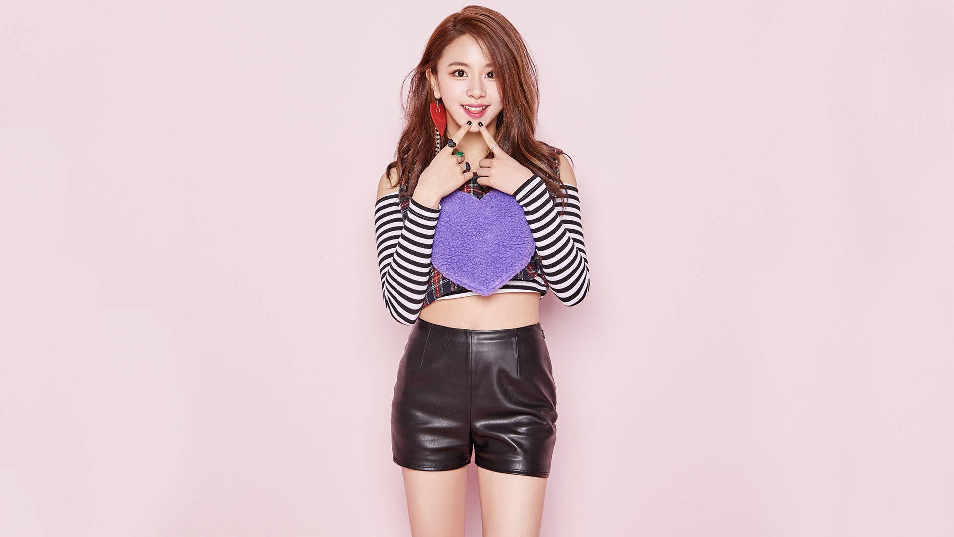 Chaeyoung Striped Topand Leather Shorts Background