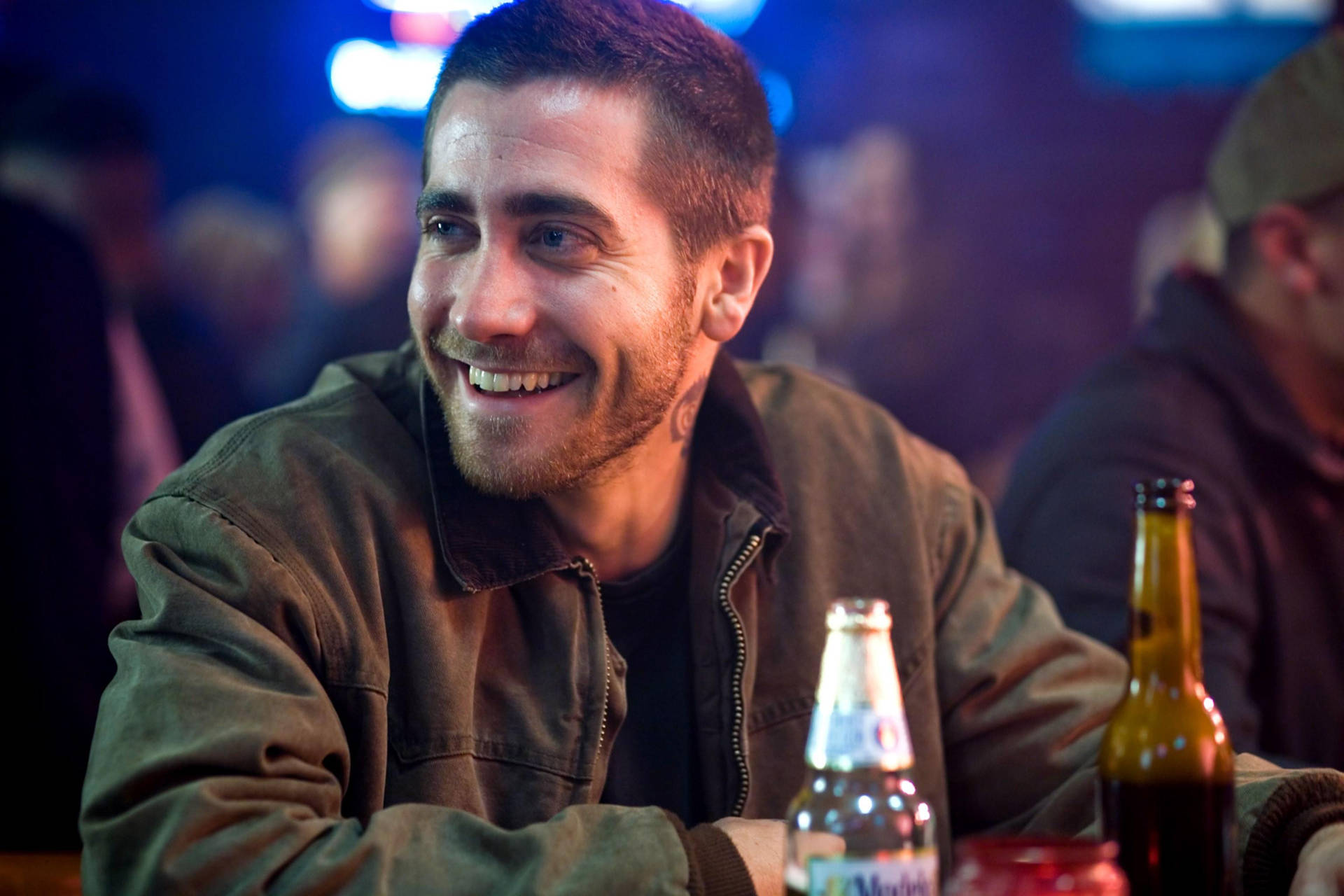 Charismatic Actor Jake Gyllenhaal Background