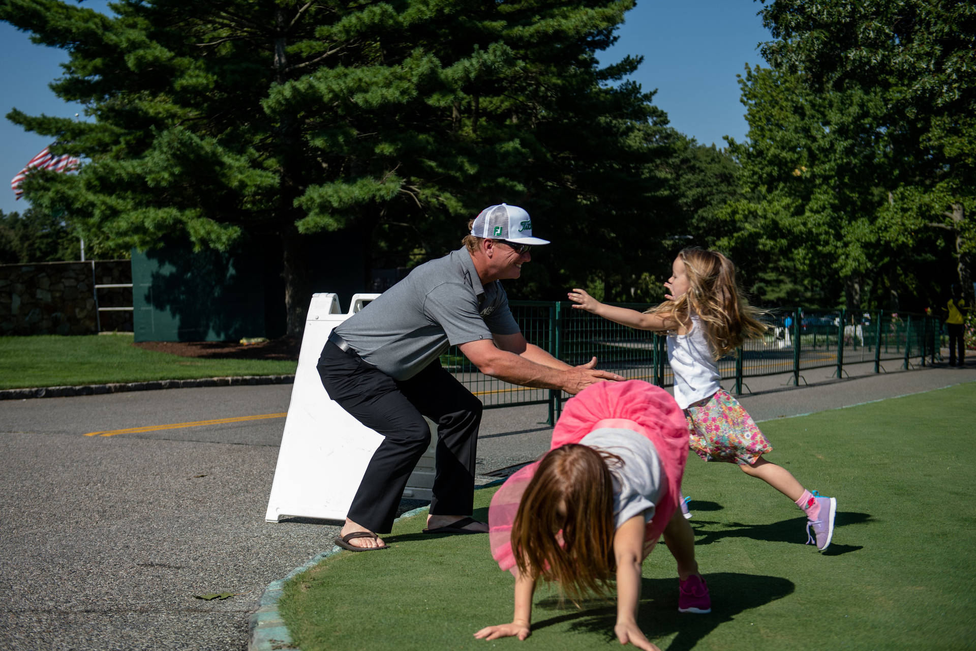 Charley Hoffman To Hug His Daughter Background