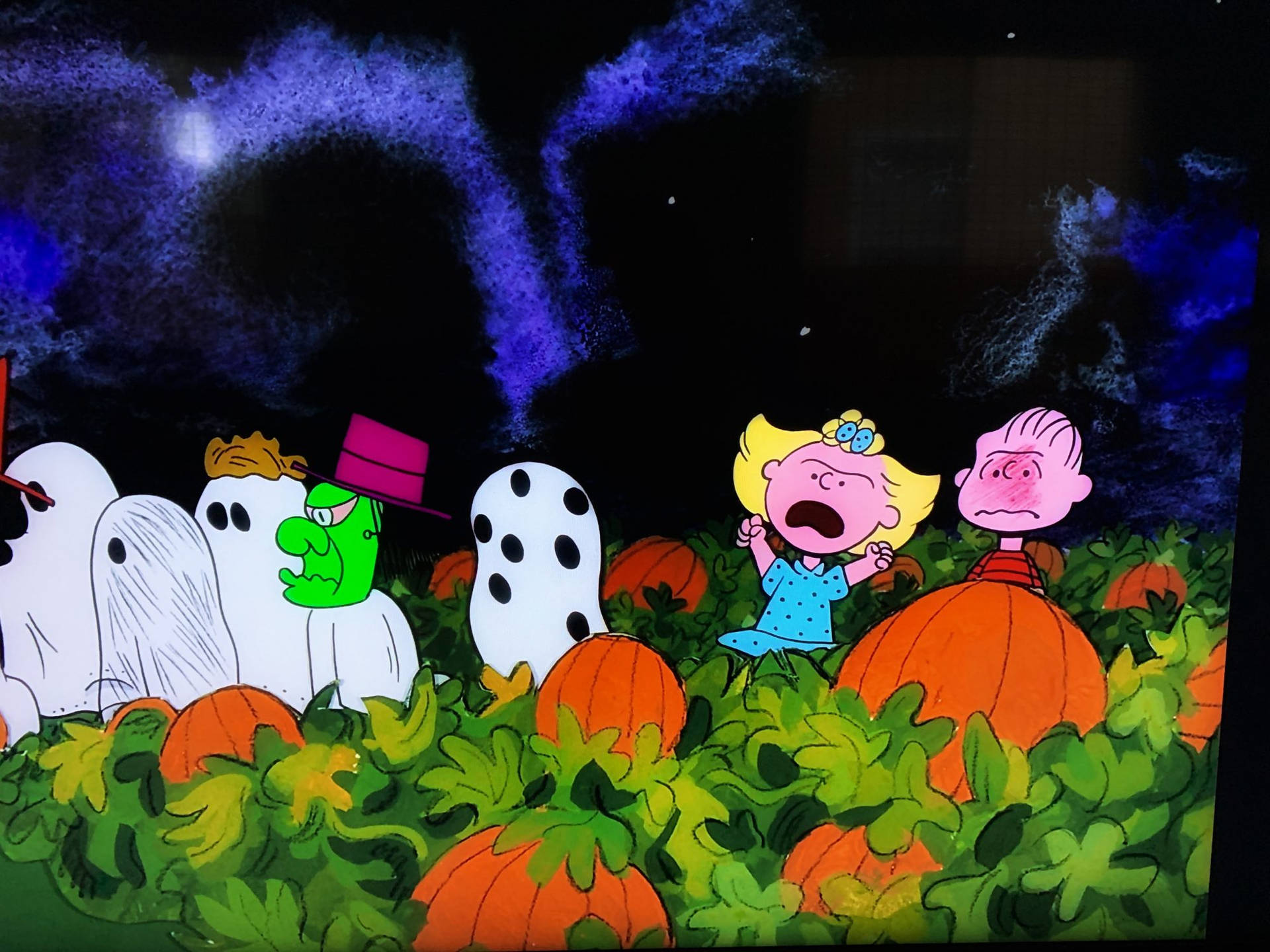 Charlie Brown Friends Halloween Stroll Background