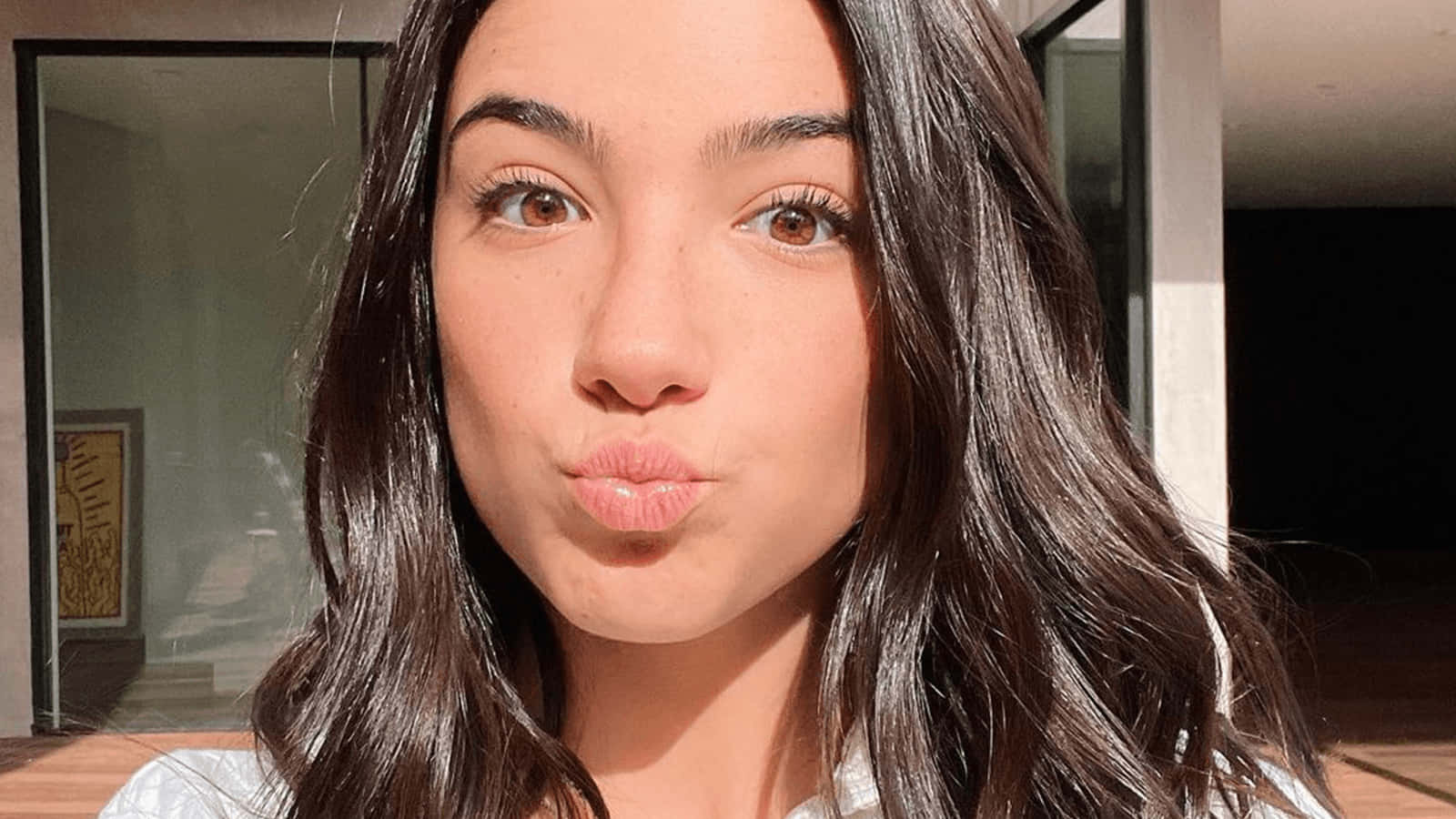 Charlie Damelio Showcasing Her Sultry Style.