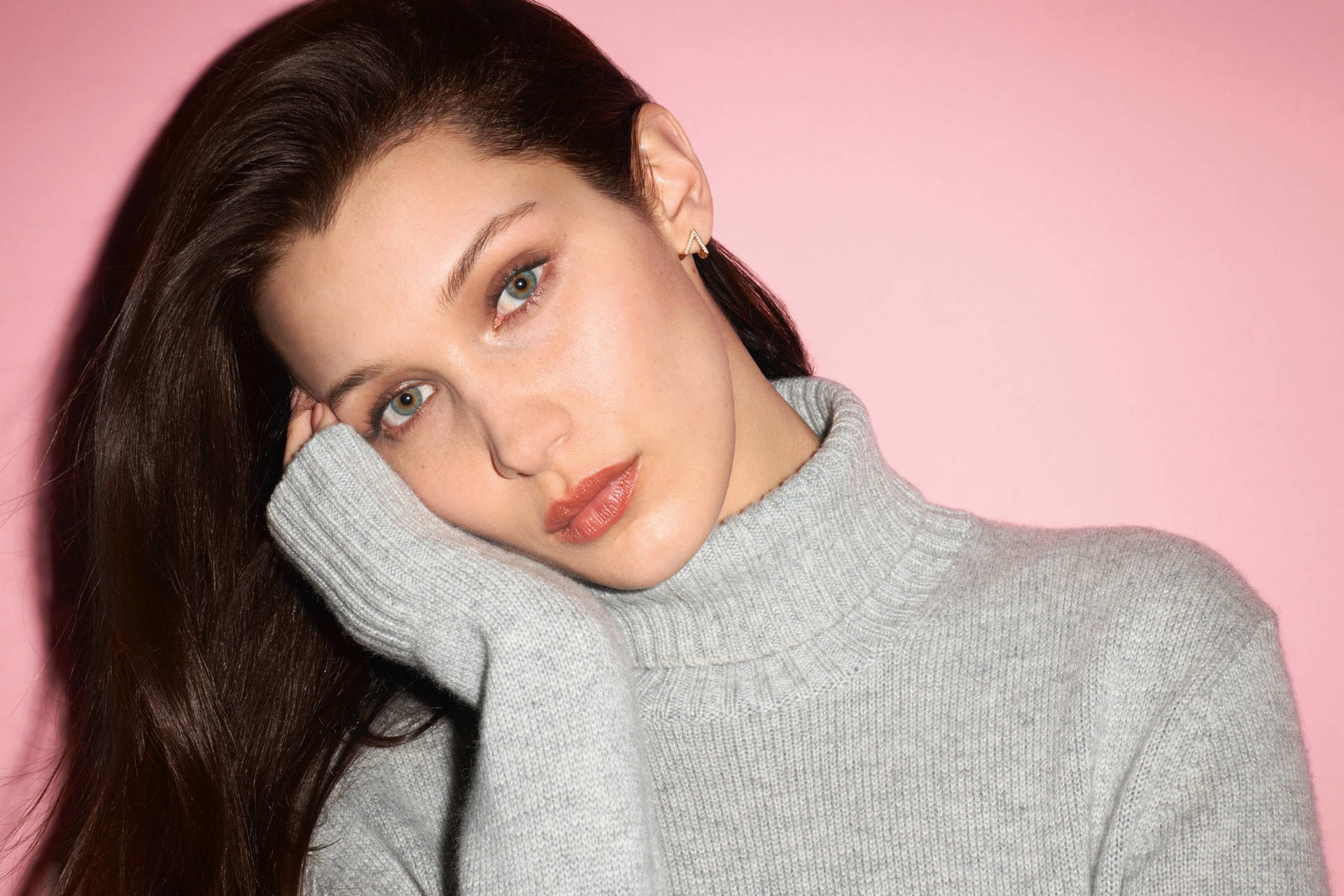 Charming Bella Hadid Background