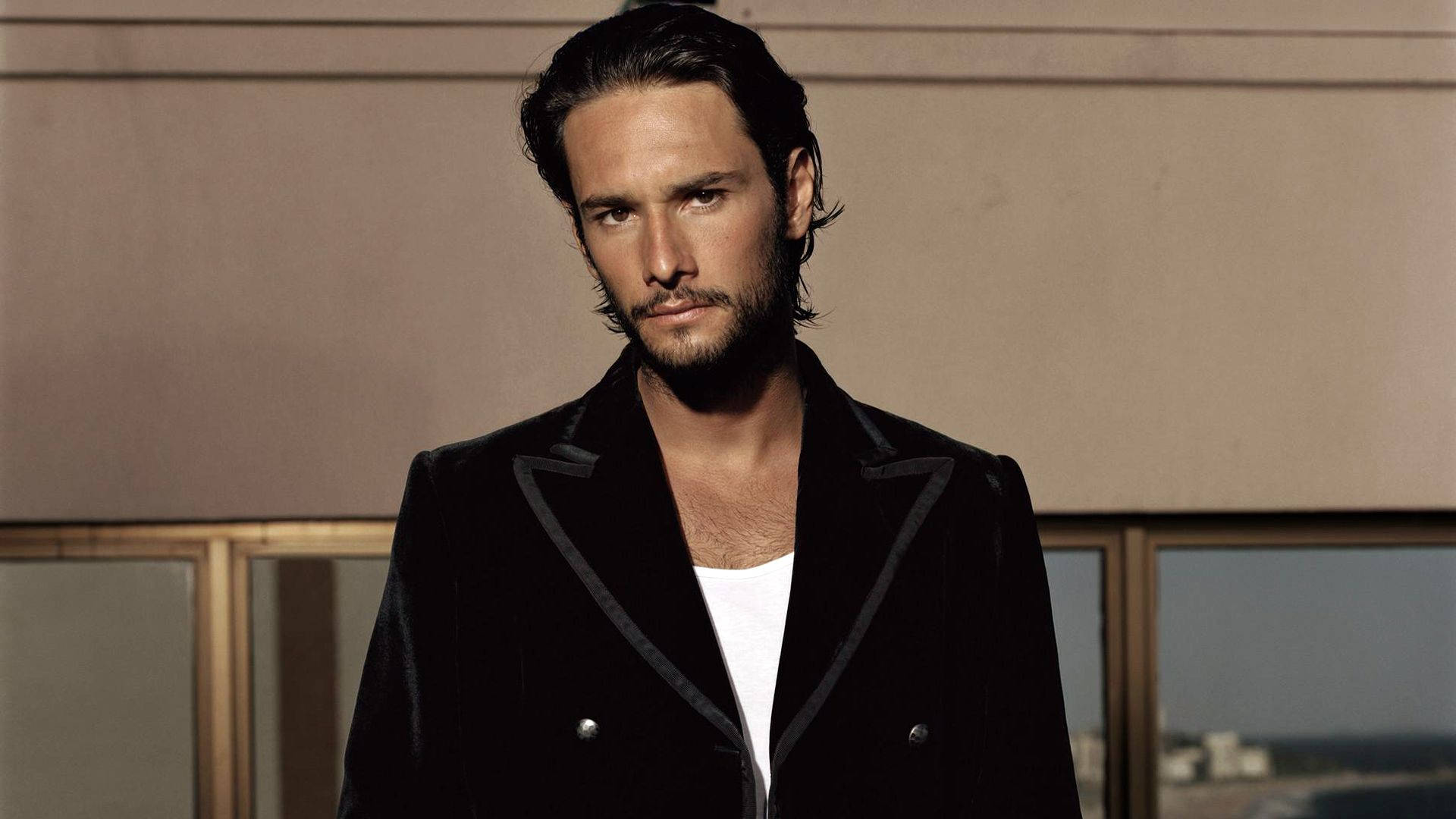 Charming Brazilian Actor Rodrigo Santoro