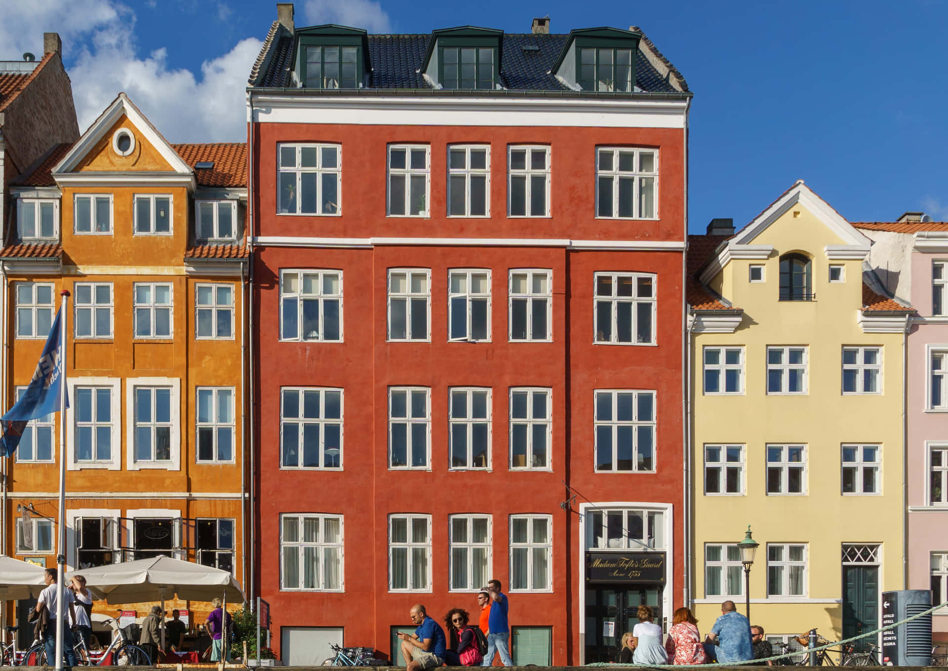 Charming Nyhavn 53, Madame Tofte's Historic House In Denmark Background