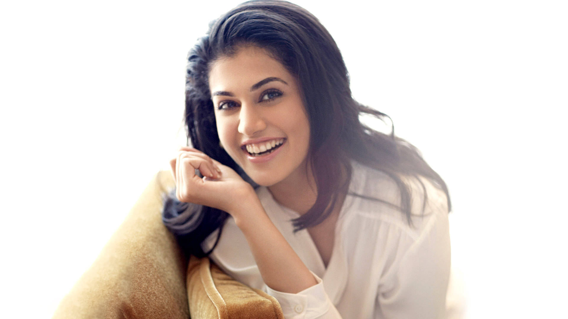 Charming Smile Of Taapsee Pannu Background