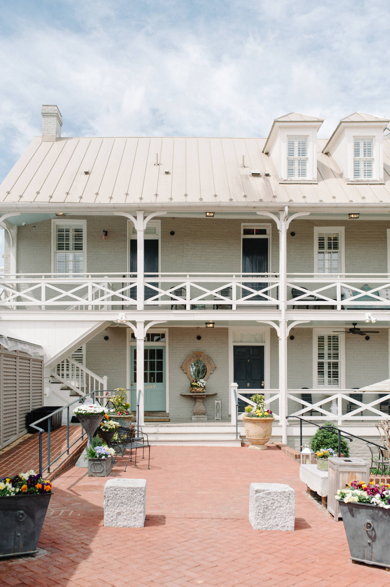 Charming View Of A Lexington Apartment