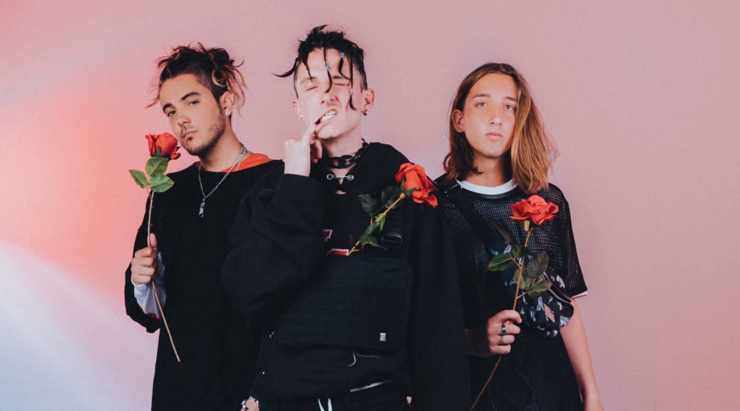 Chase Atlantic - A Bright Future Background