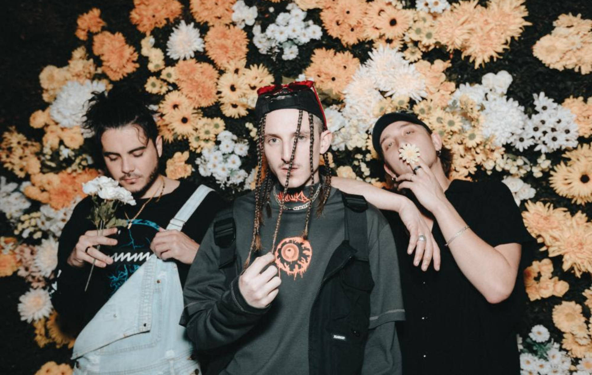 'chase Atlantic - Our Multi-talented Sound Heading Up The Music Revolution' Background