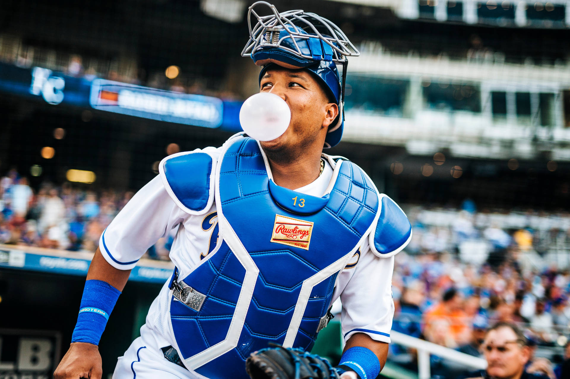 Cheerful Salvador Perez Background