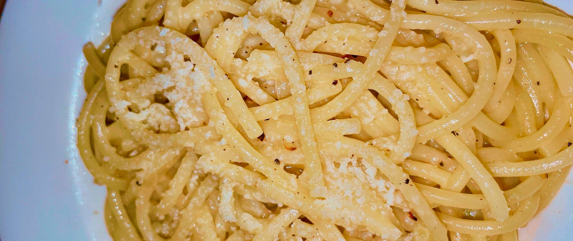 Cheesy Cacio E Pepe Background