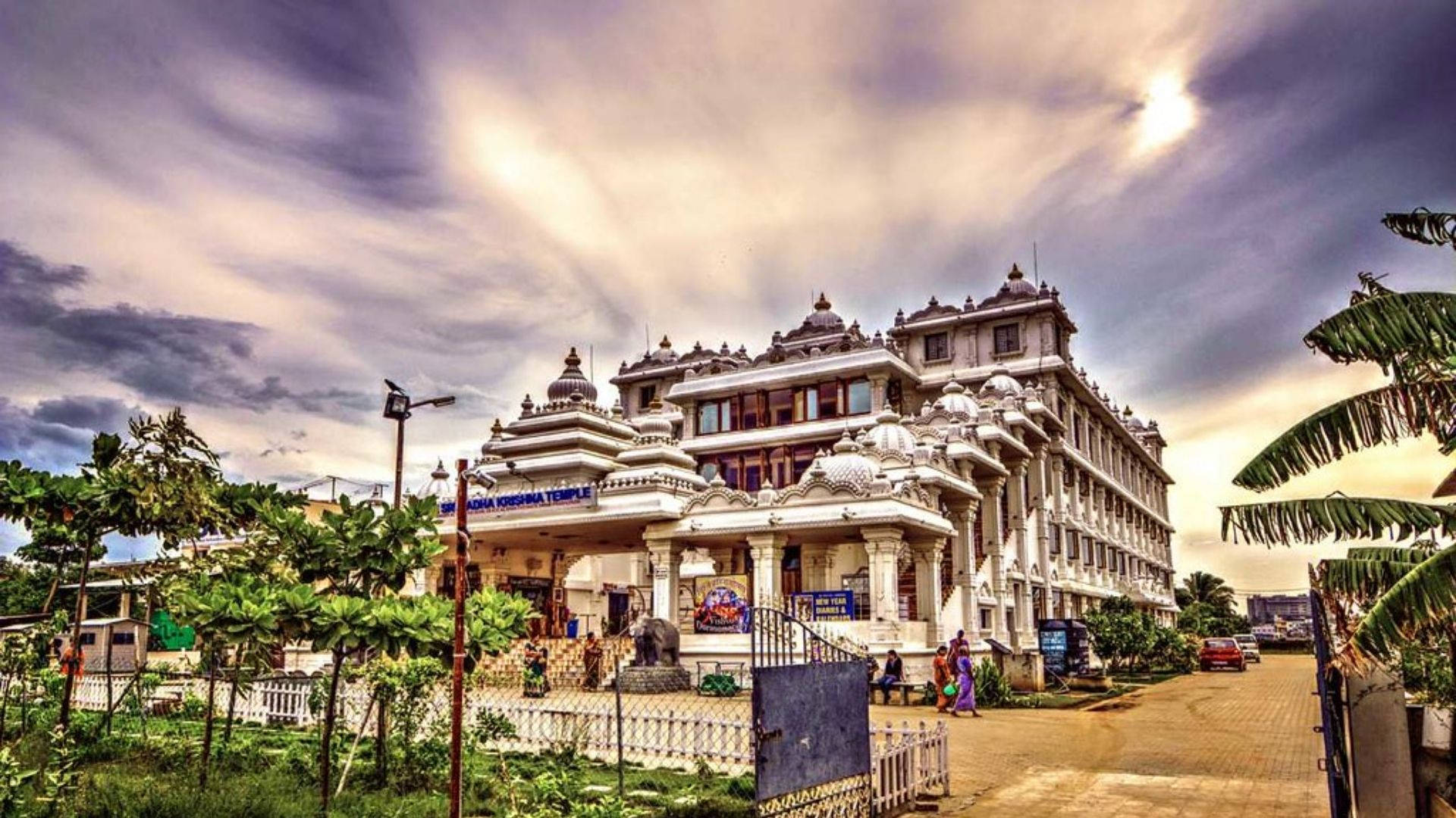 Chennai Iskcon Temple Majestic View Background