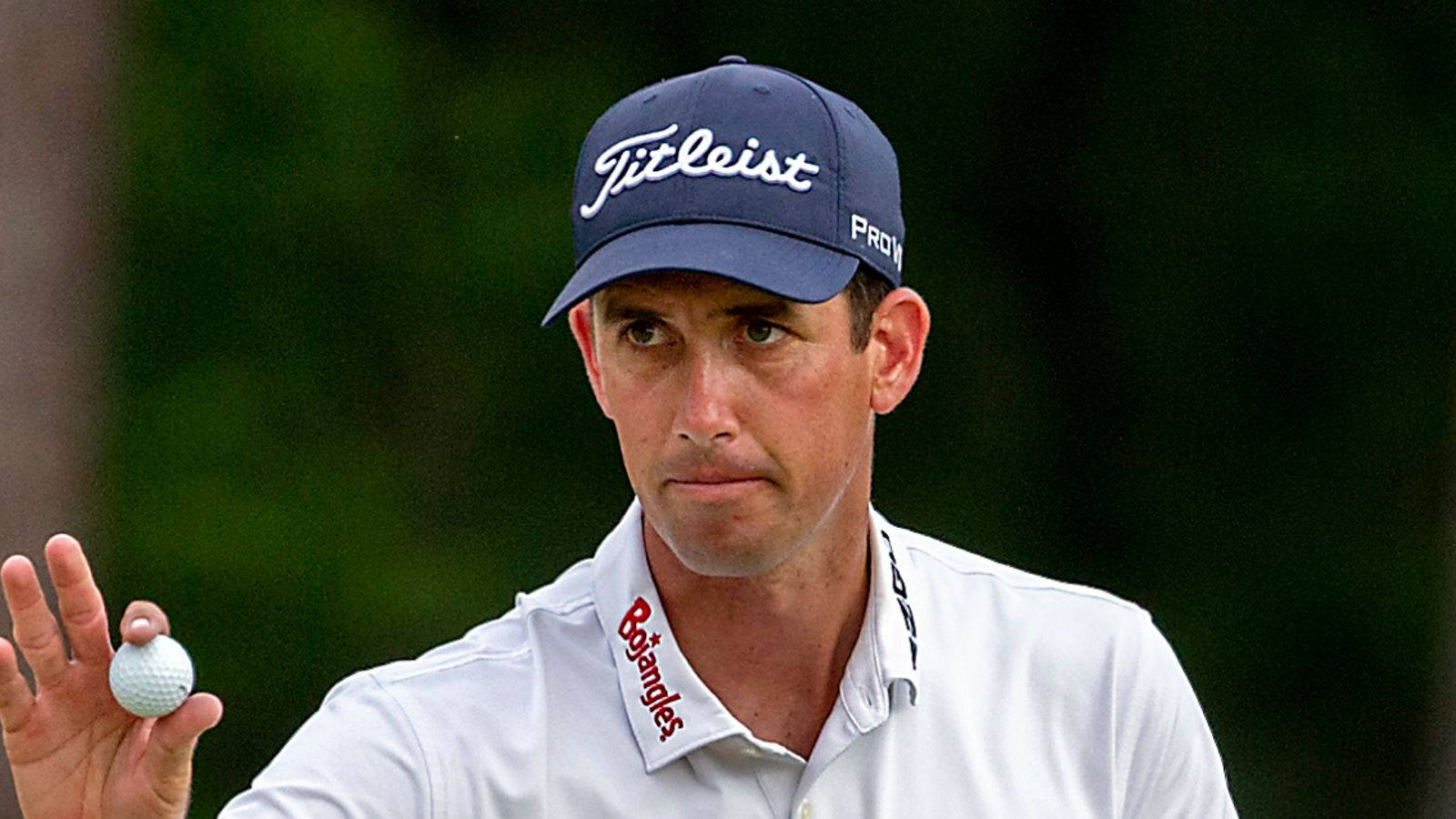 Chesson Hadley Presenting Golf Ball Background