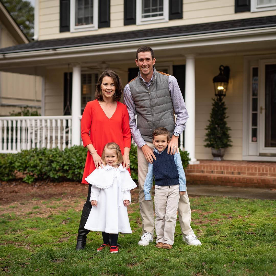 Chesson Hadley With Wife And Kids Background